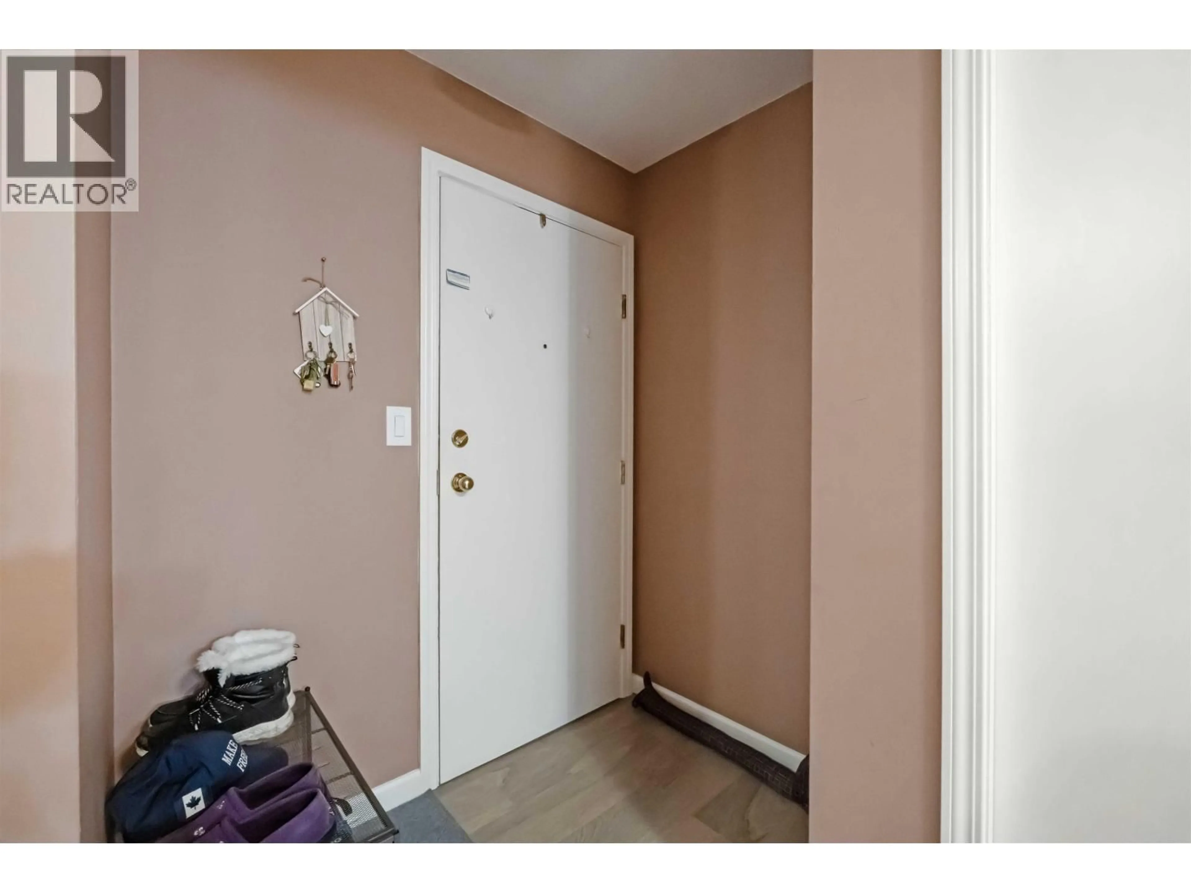 Indoor entryway for 401 - 22351 ST ANNE AVENUE, Maple Ridge British Columbia V2X2E7