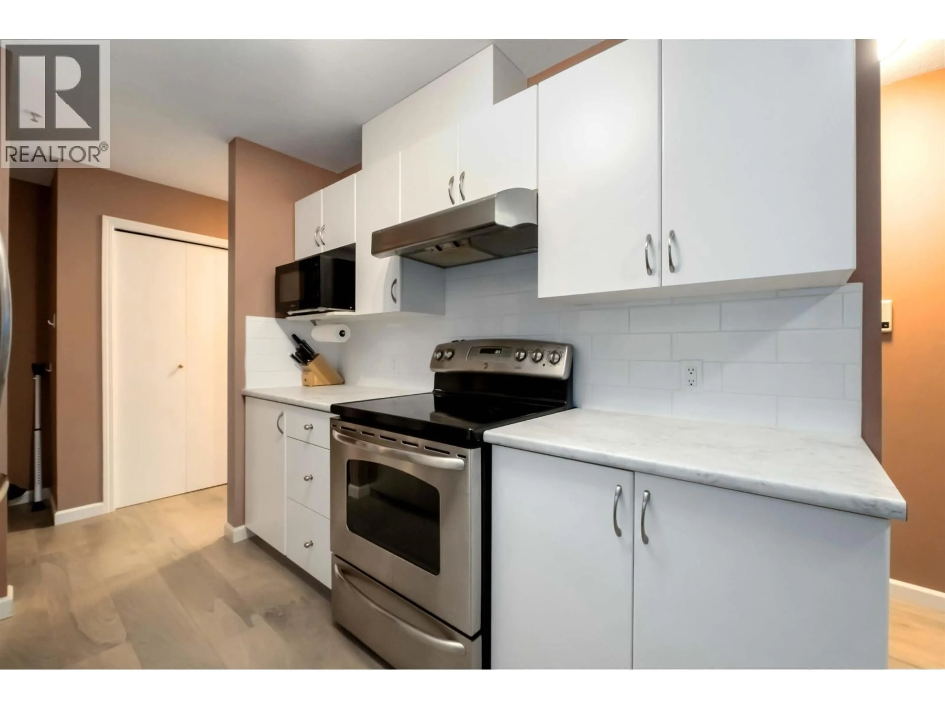 Standard kitchen, unknown for 401 - 22351 ST ANNE AVENUE, Maple Ridge British Columbia V2X2E7