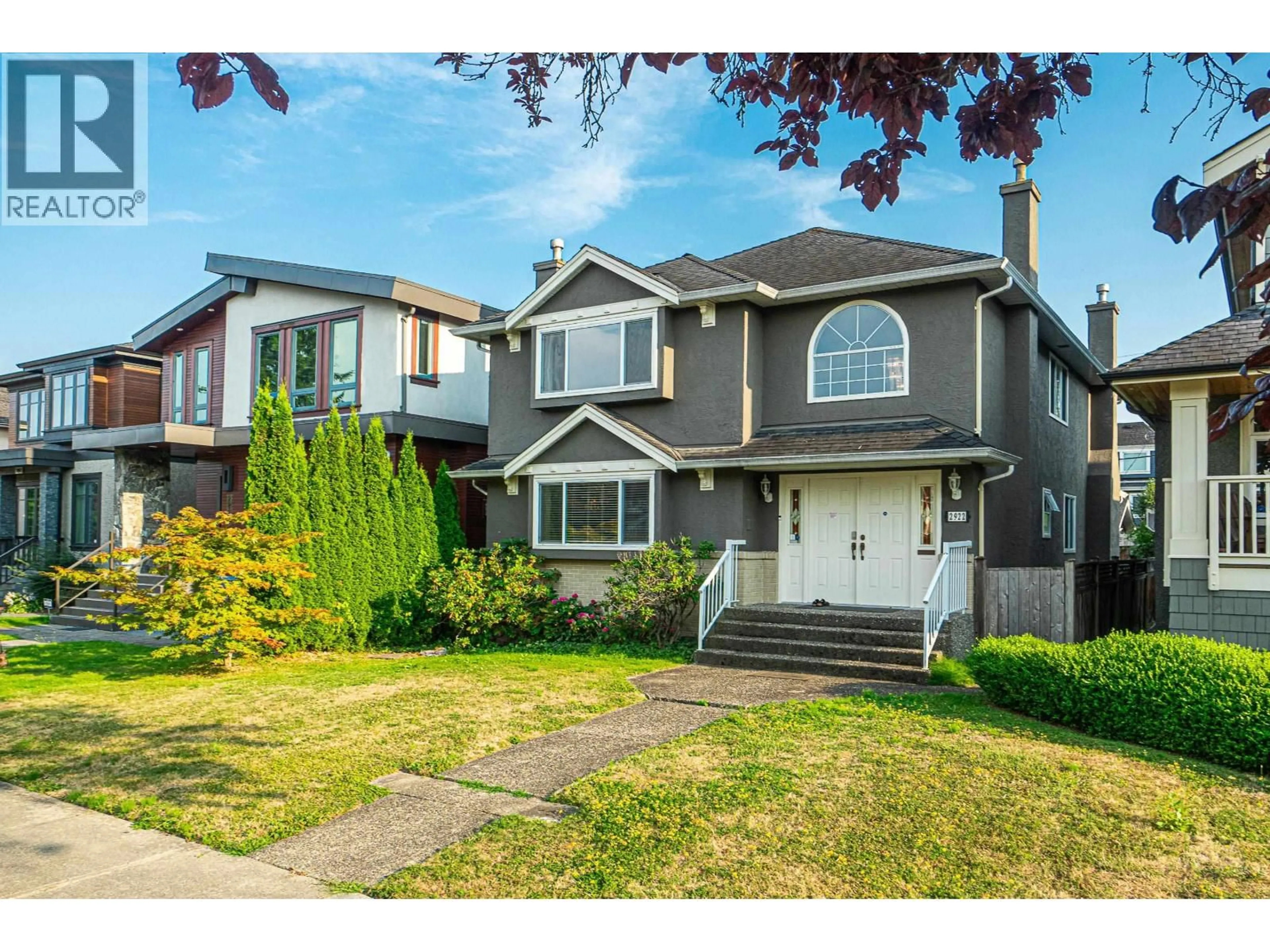 Home with vinyl exterior material, street for 2922 22ND AVENUE, Vancouver British Columbia V6L1M8