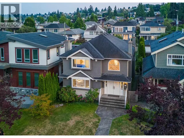2922 22ND AVENUE, Vancouver 3