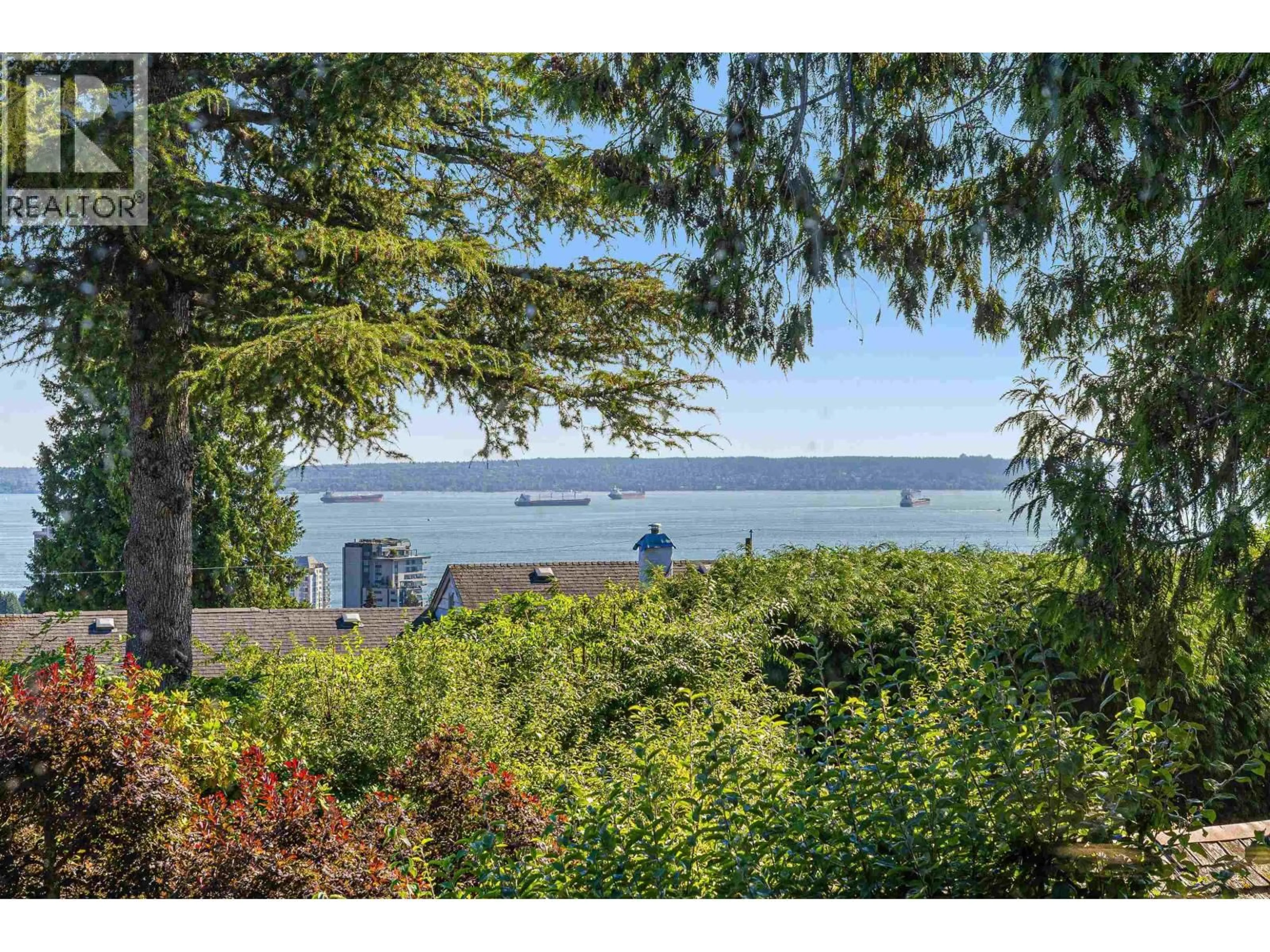 A pic from outside/outdoor area/front of a property/back of a property/a pic from drone, water/lake/river/ocean view for 2234 OTTAWA AVENUE, West Vancouver British Columbia V7V2S6