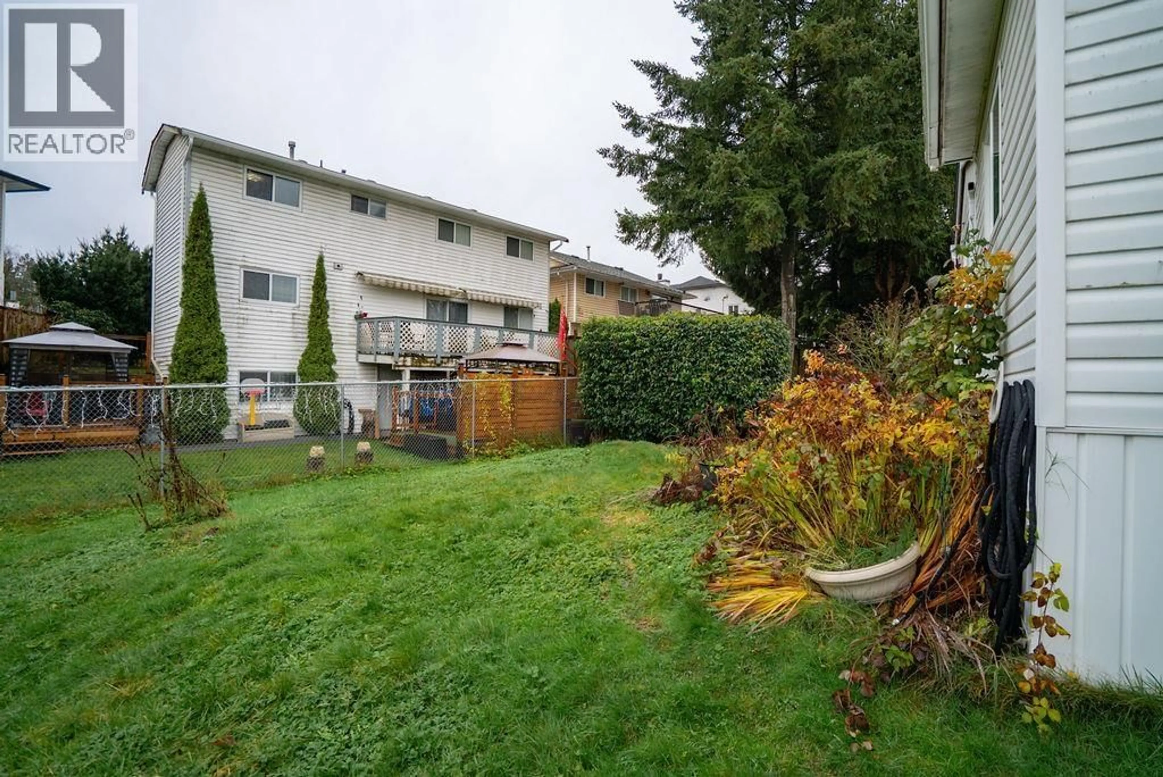 Patio, unknown for 19728 POPLAR PLACE, Pitt Meadows British Columbia V3Y1Z3