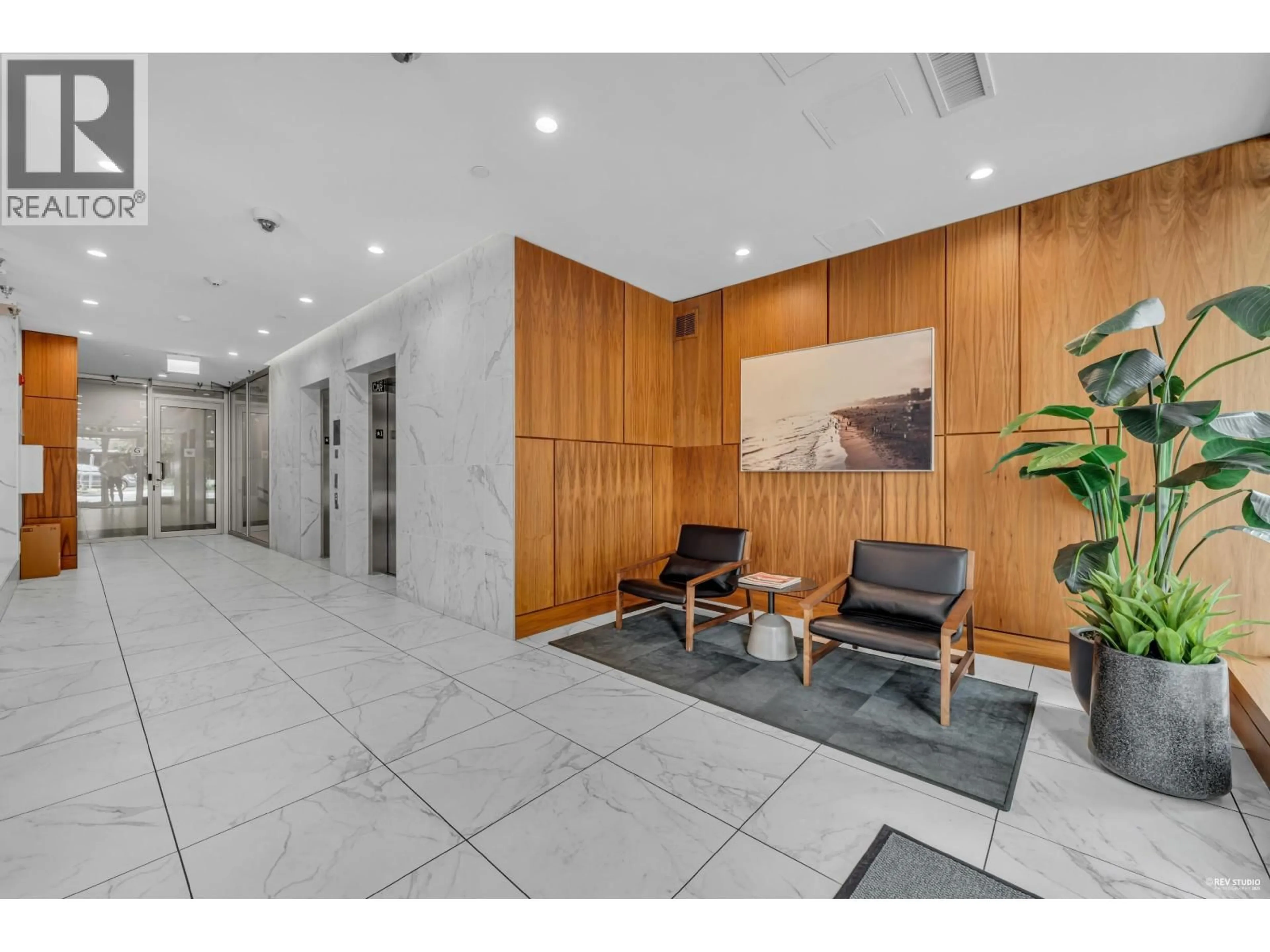 Indoor foyer for 308 - 177 3RD STREET, North Vancouver British Columbia V7M0G5