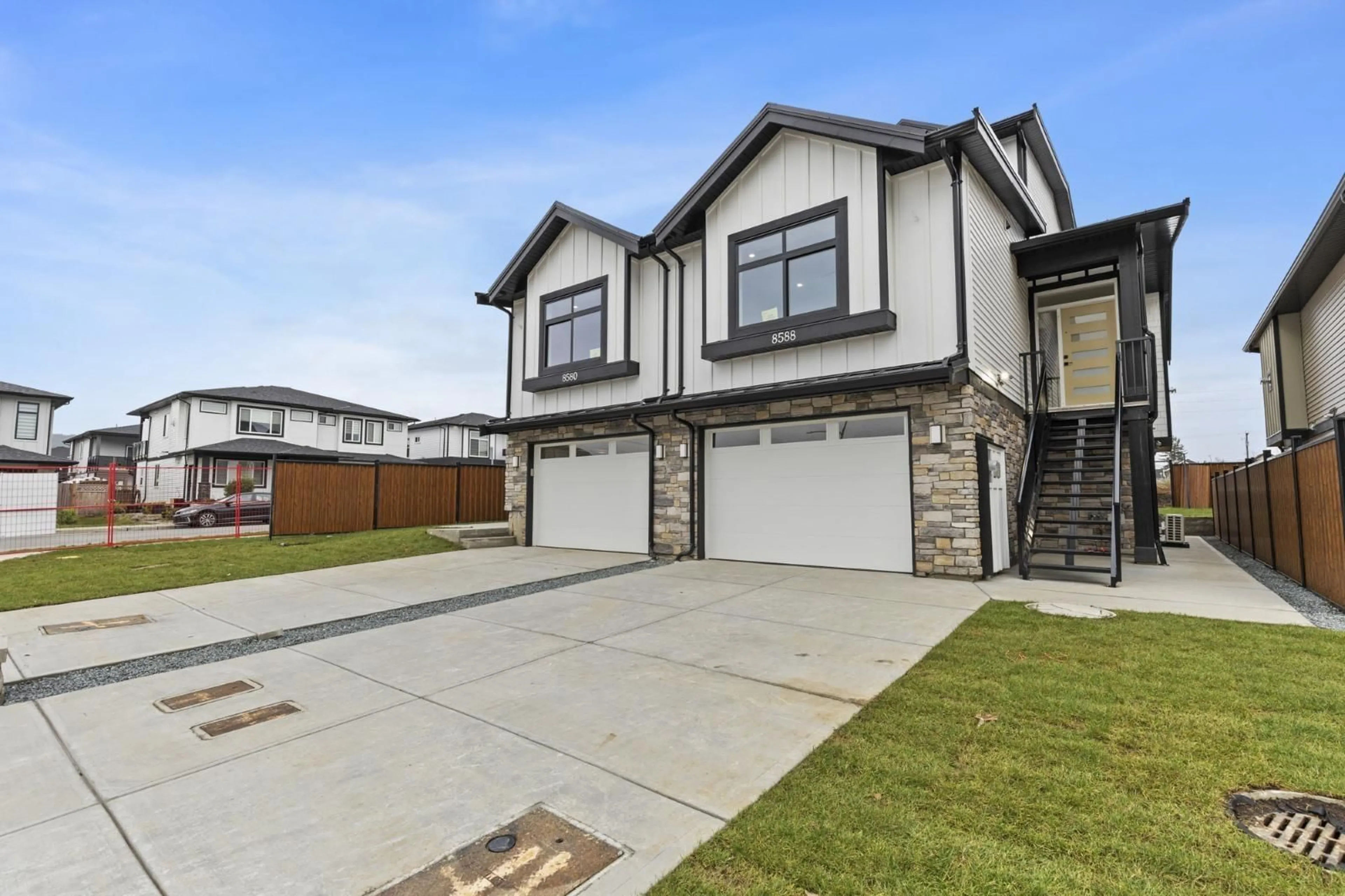 Home with vinyl exterior material, street for 8588 DUNBAR WAY, Mission British Columbia V4S0A7