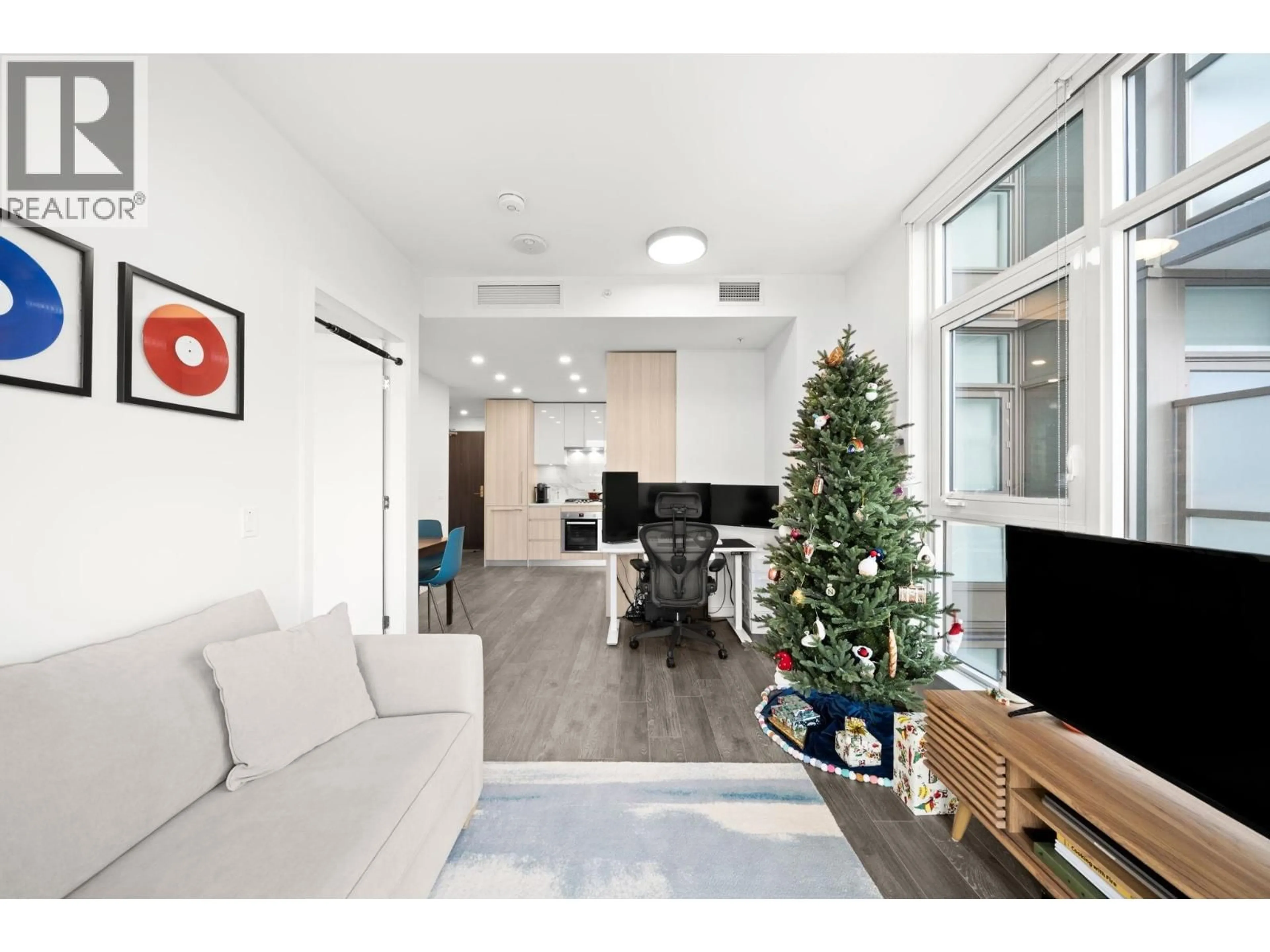 Living room with furniture, unknown for 1202 - 5333 GORING STREET, Burnaby British Columbia V5B0B6