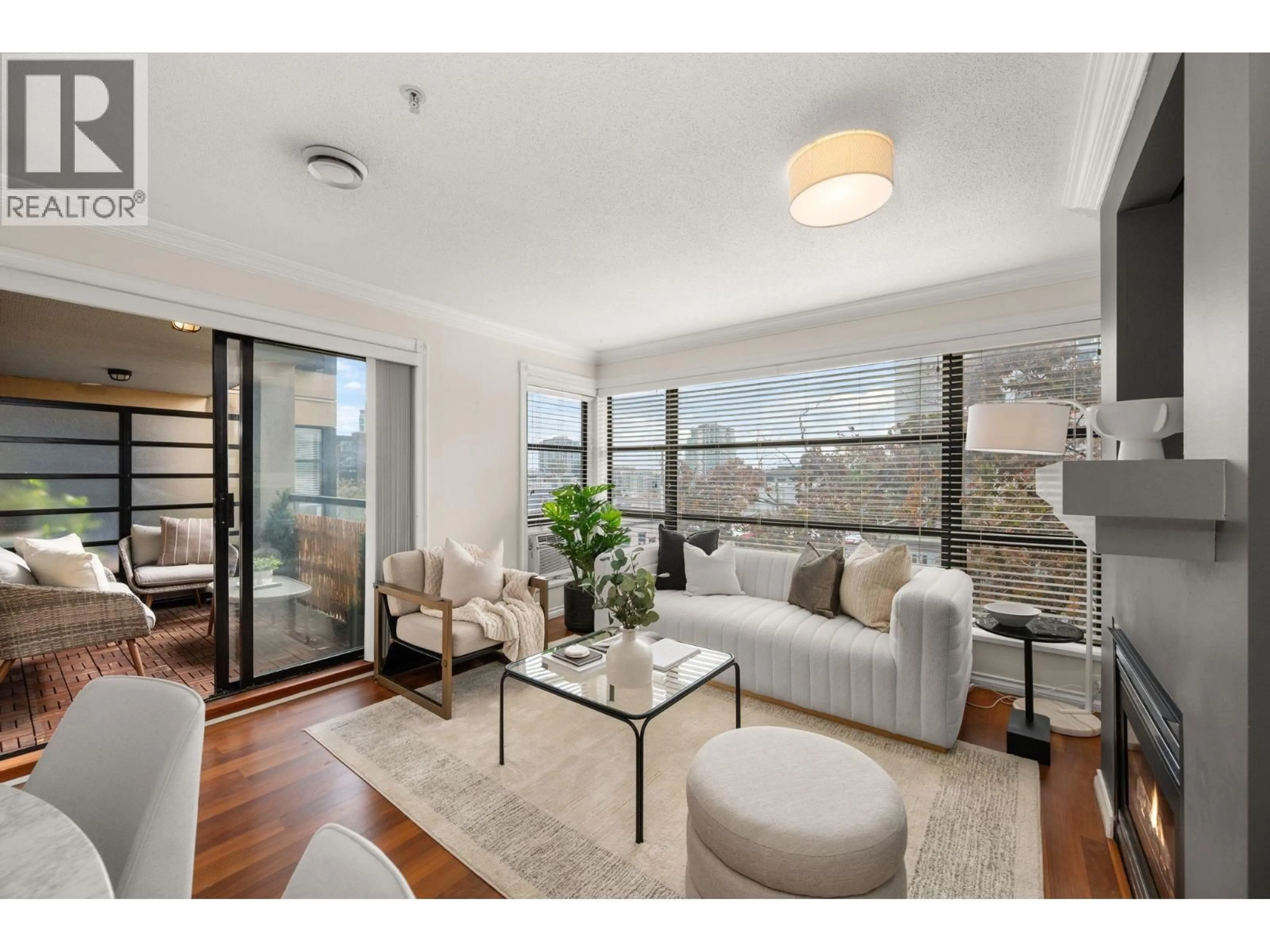 Living room with furniture, unknown for 301 - 124 3RD STREET, North Vancouver British Columbia V7M1E8