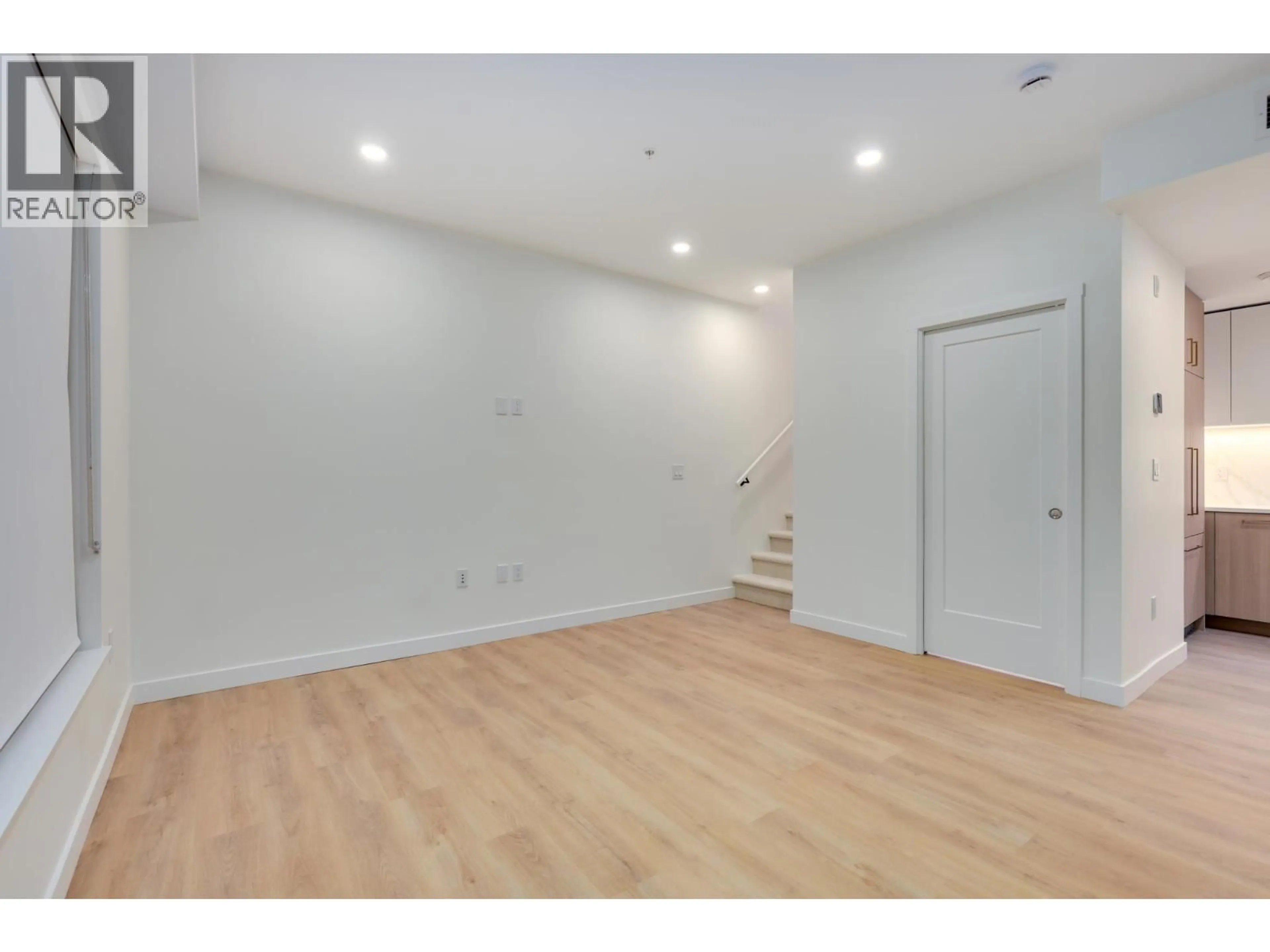 A pic of a room for 113 - 390 GUILBY STREET, Coquitlam British Columbia V3K3Y6