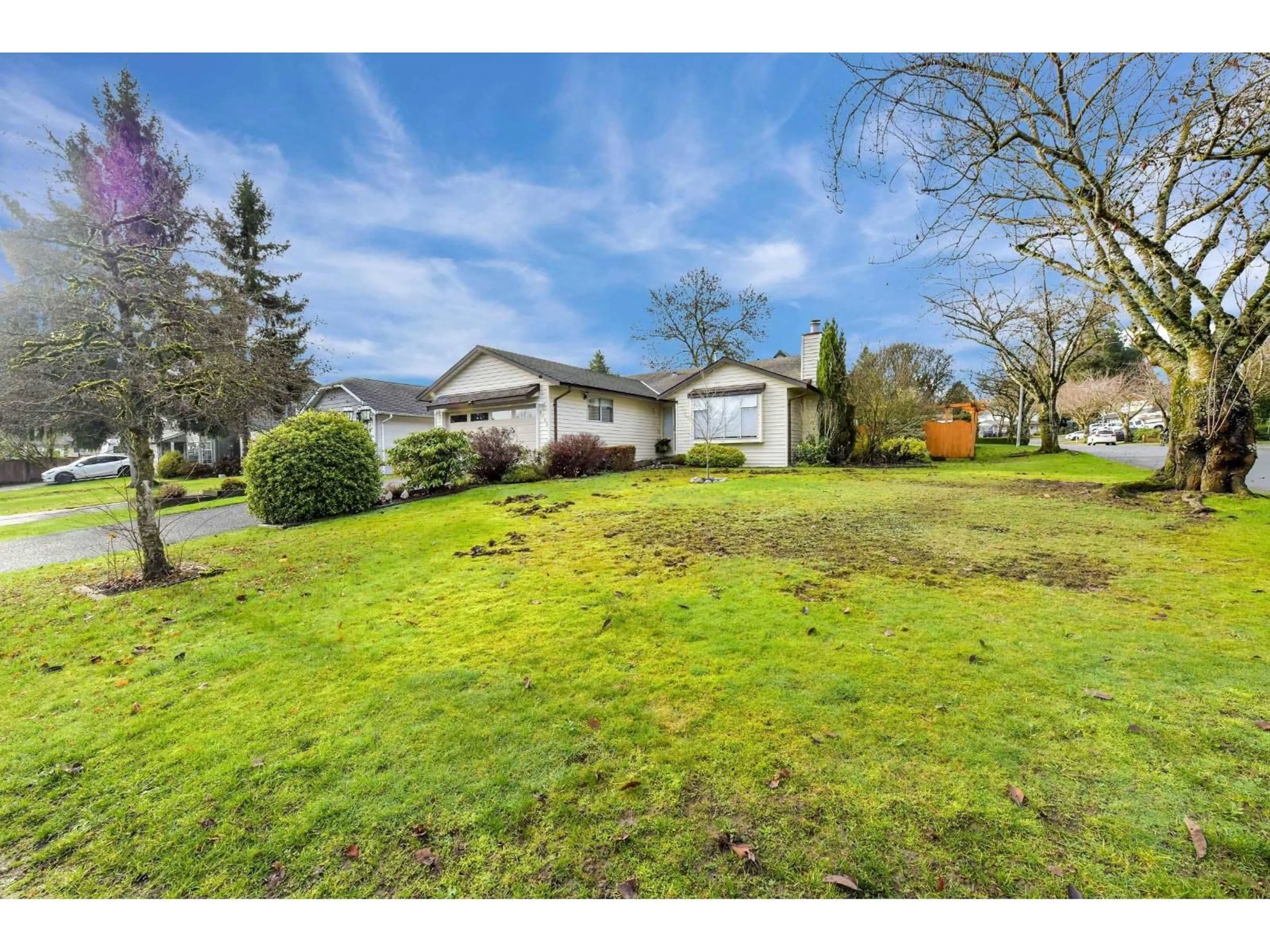 A pic from outside/outdoor area/front of a property/back of a property/a pic from drone, unknown for 6043 174 STREET, Surrey British Columbia V3S2V5