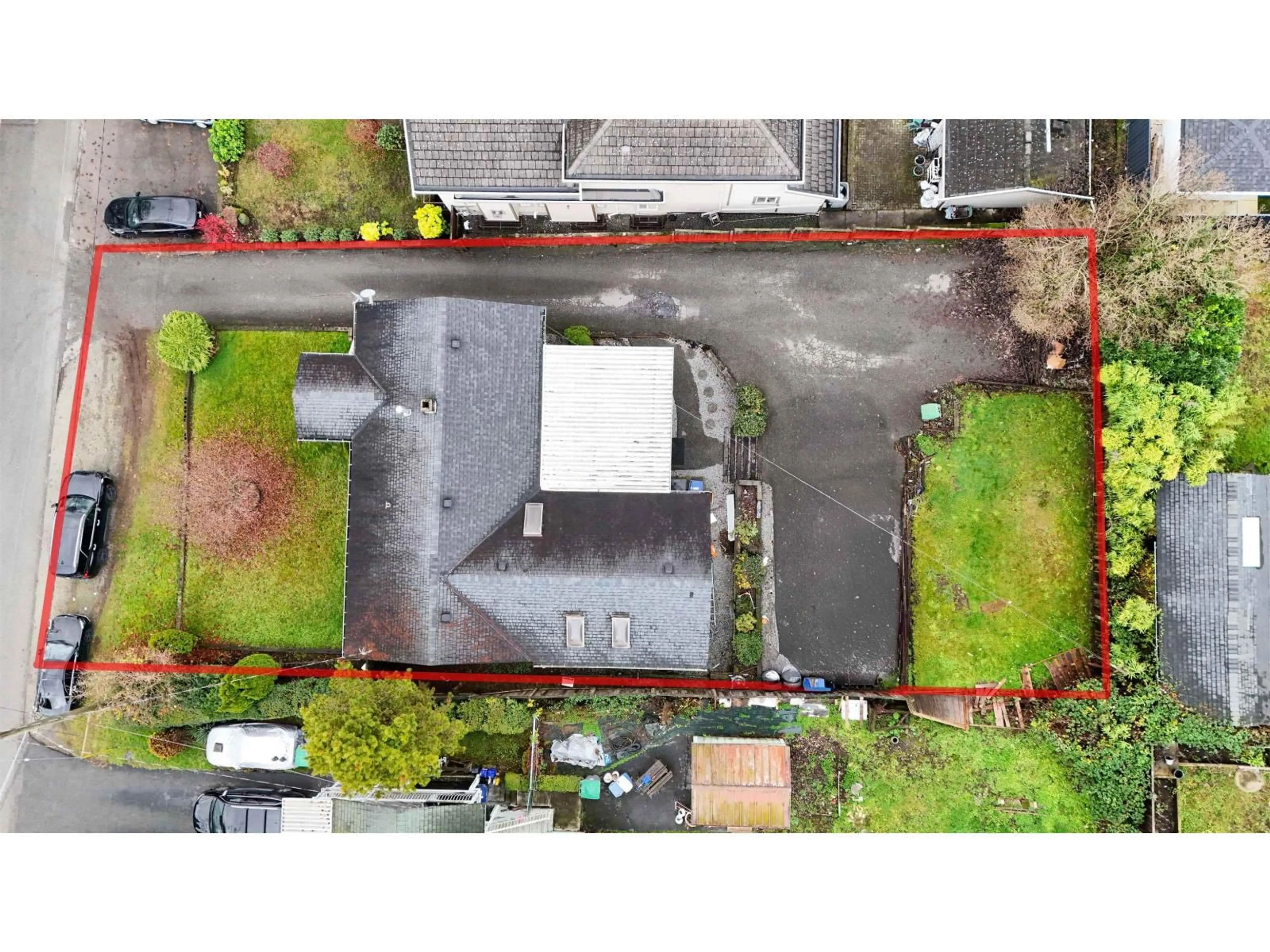 A pic from outside/outdoor area/front of a property/back of a property/a pic from drone, street for 10846 129 STREET STREET, Surrey British Columbia V3T3H8