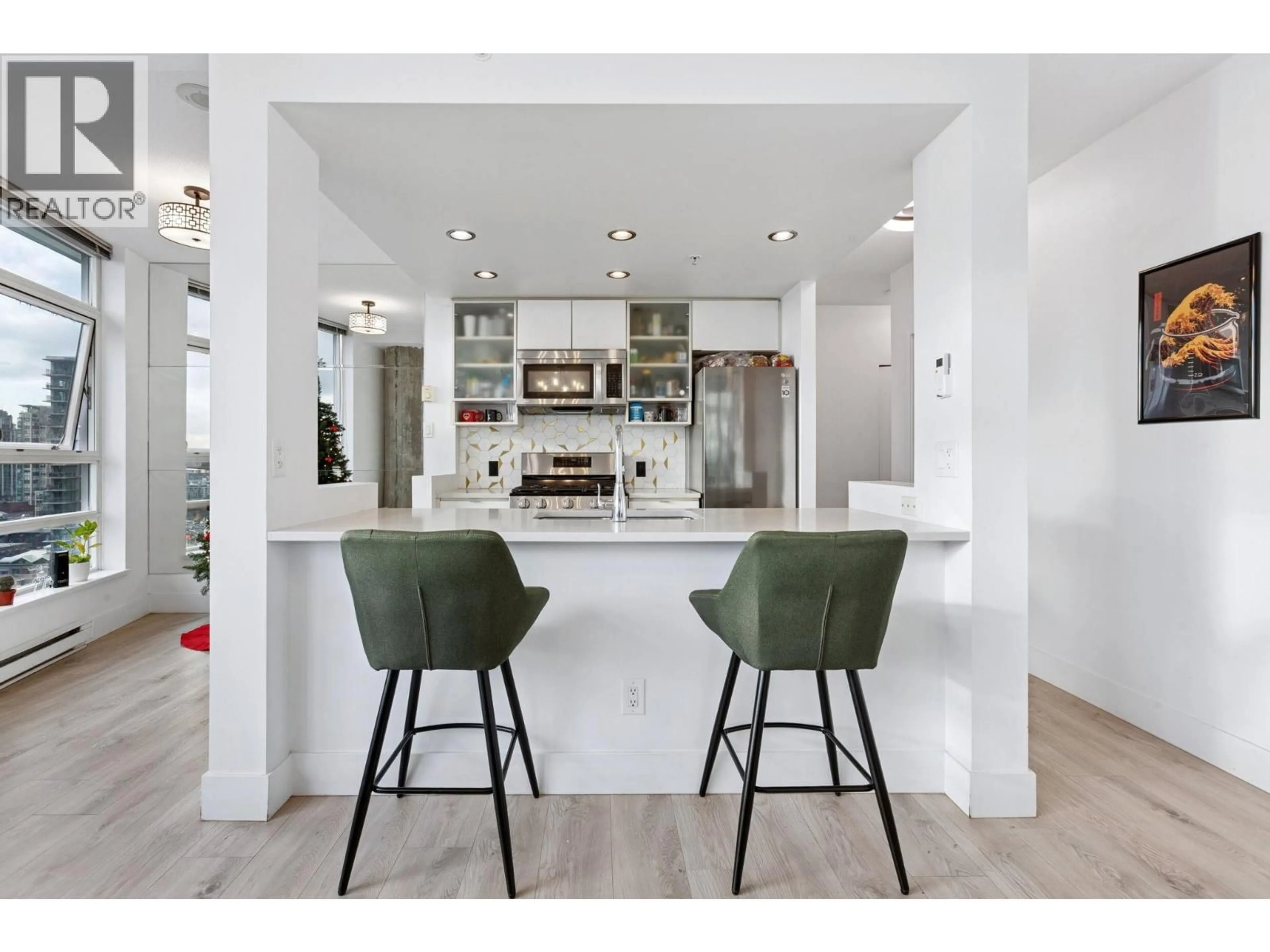 Open concept kitchen, ceramic/tile floor for 2602 - 939 EXPO BOULEVARD, Vancouver British Columbia V6Z3G7