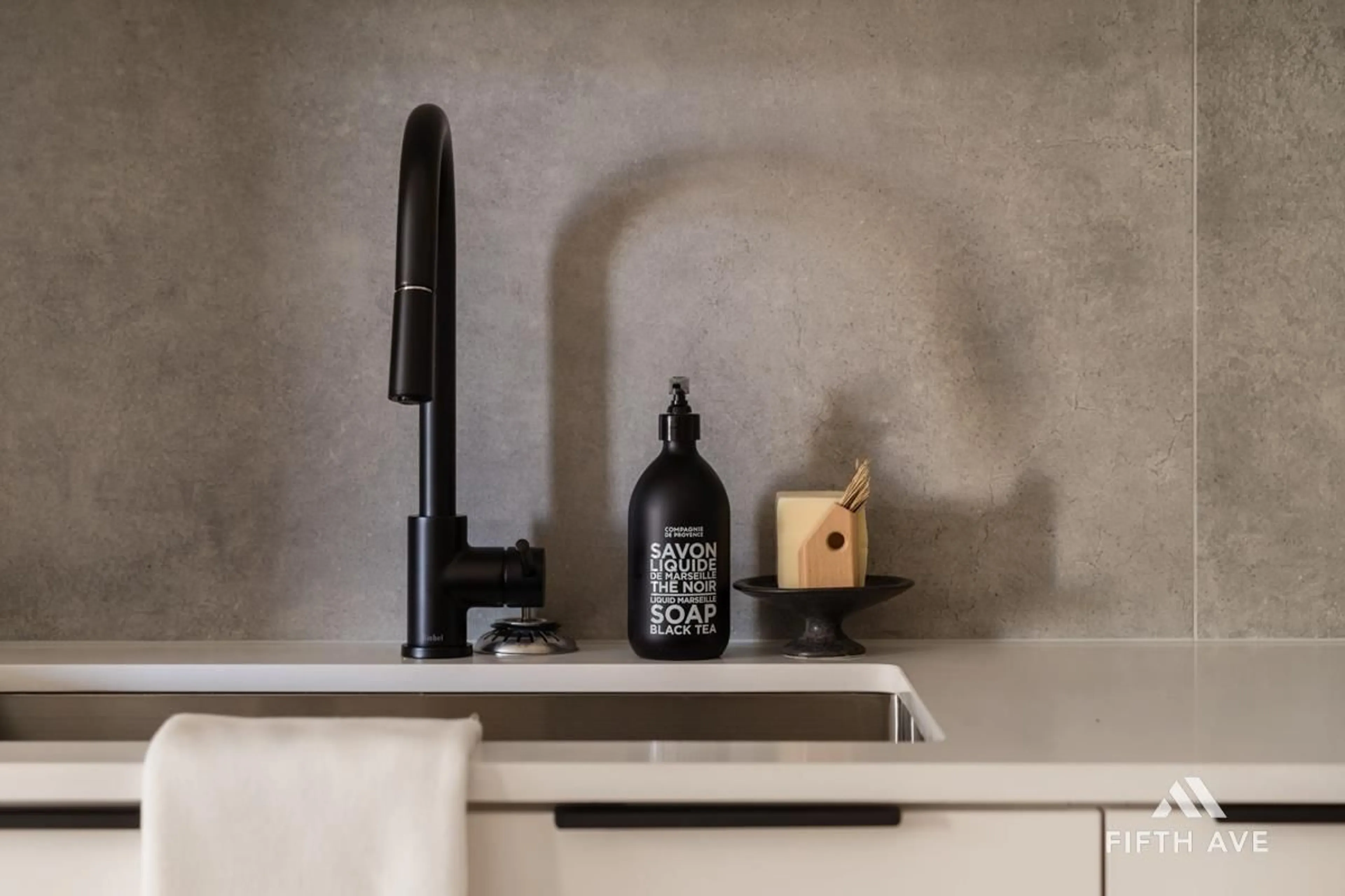 Contemporary kitchen, cement floor for 210 - 30490 CARDINAL AVENUE, Abbotsford British Columbia V2T0A5