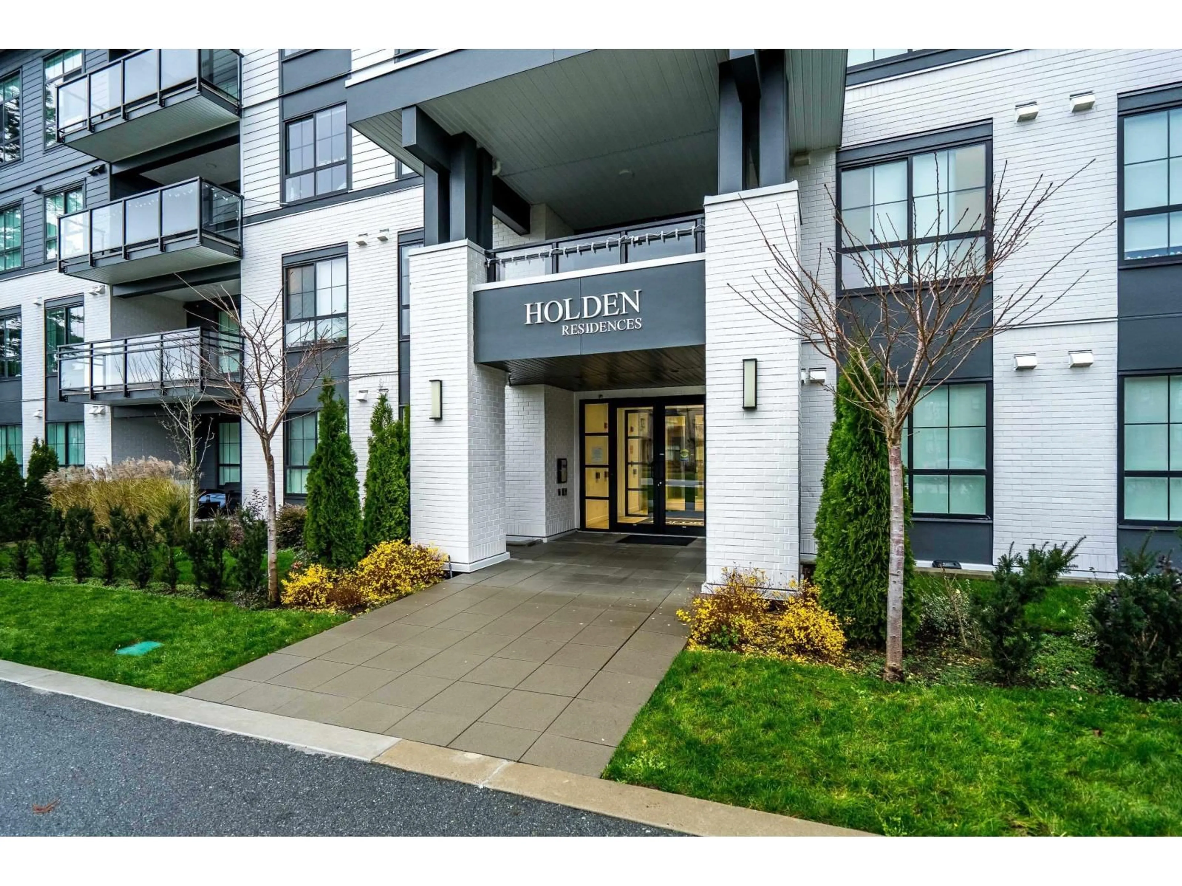 Indoor foyer for 412 - 2425 166 STREET, Surrey British Columbia V3Z1K7