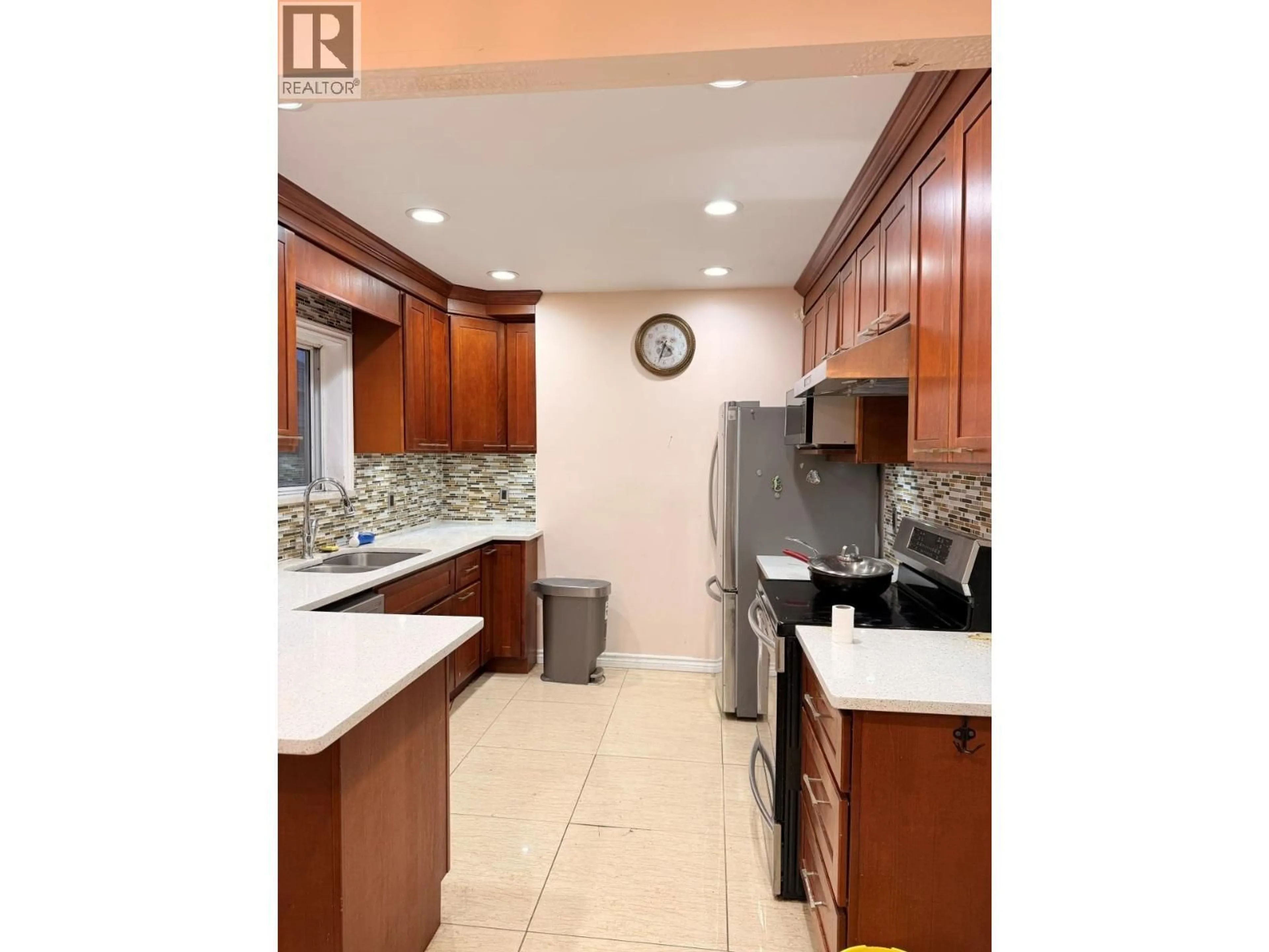 Standard kitchen, ceramic/tile floor for 1335 29TH AVENUE, Vancouver British Columbia V5V2T4