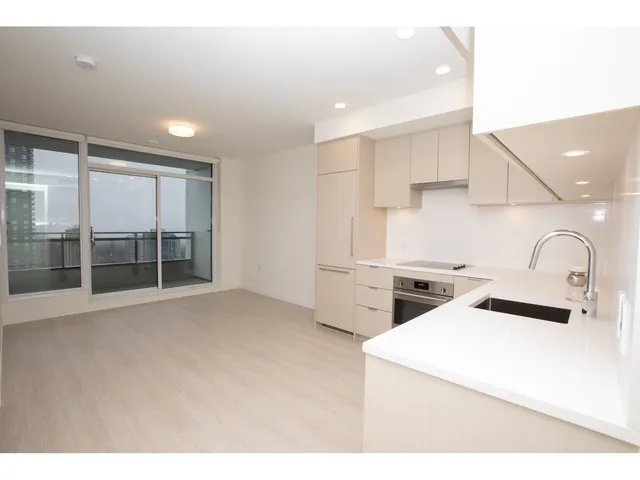 2206 - 13675 107A AVENUE, Surrey 3
