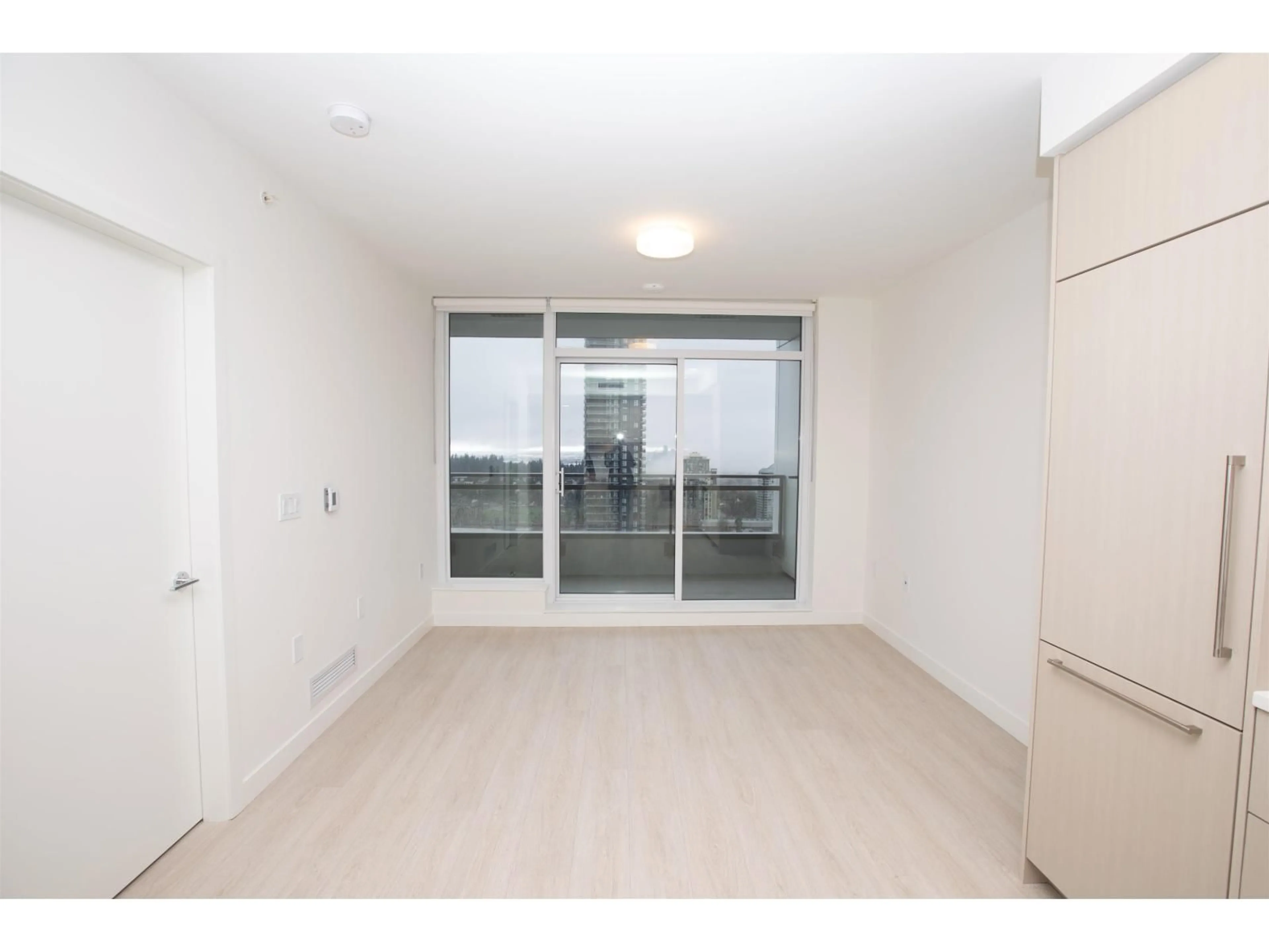 A pic of a room for 2206 - 13675 107A AVENUE, Surrey British Columbia V3T0X2