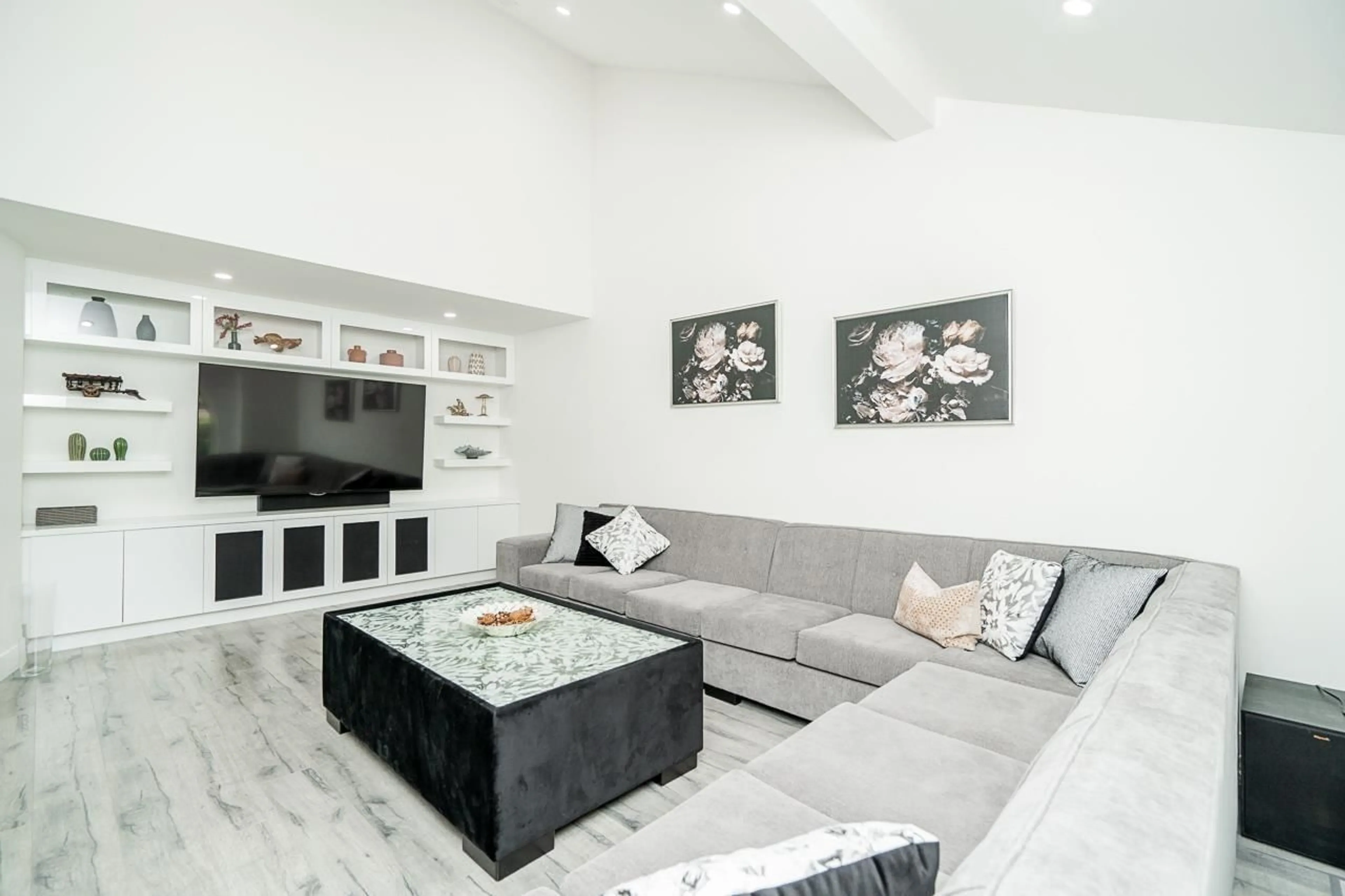 Living room with furniture, unknown for 19132 60B AVENUE, Surrey British Columbia V3S7T8