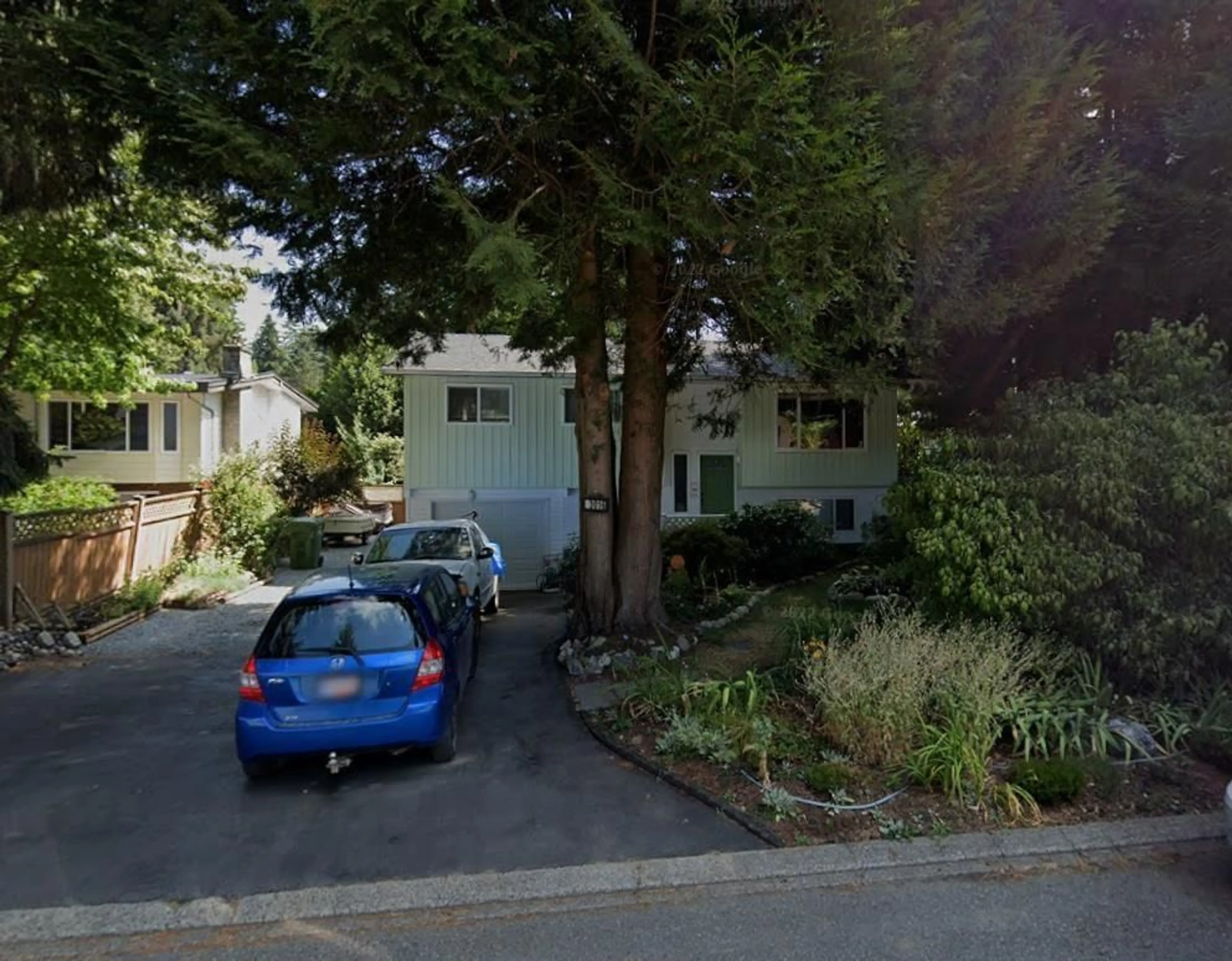 A pic from outside/outdoor area/front of a property/back of a property/a pic from drone, street for 3016 TIMS STREET, Abbotsford British Columbia V2T4G8