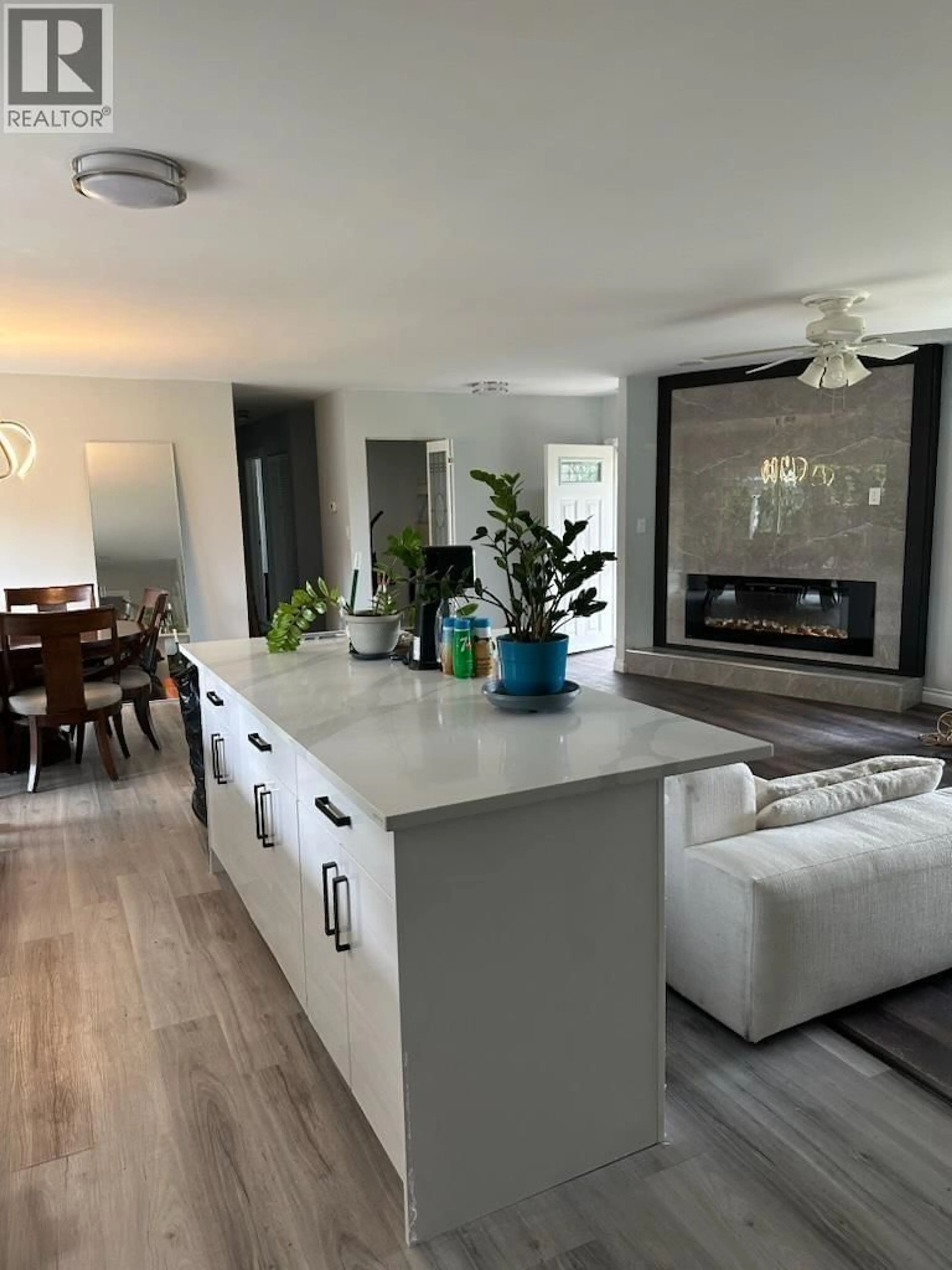 Open concept kitchen, unknown for 20583 DEWDNEY TRUNK ROAD, Maple Ridge British Columbia V2X3E2