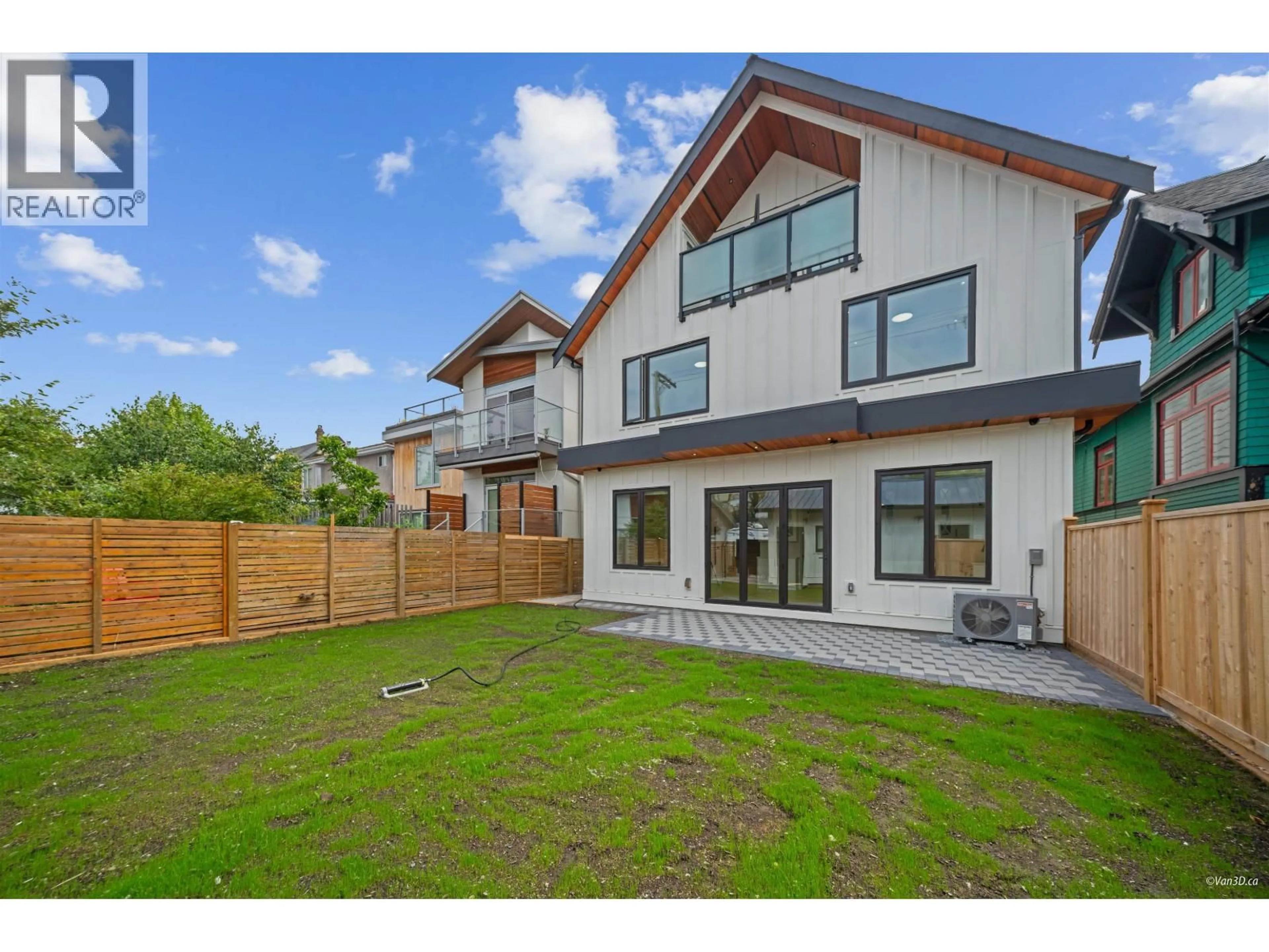 A pic from outside/outdoor area/front of a property/back of a property/a pic from drone, mountain view for 2 - 4463 WALDEN STREET, Vancouver British Columbia V5V3S4