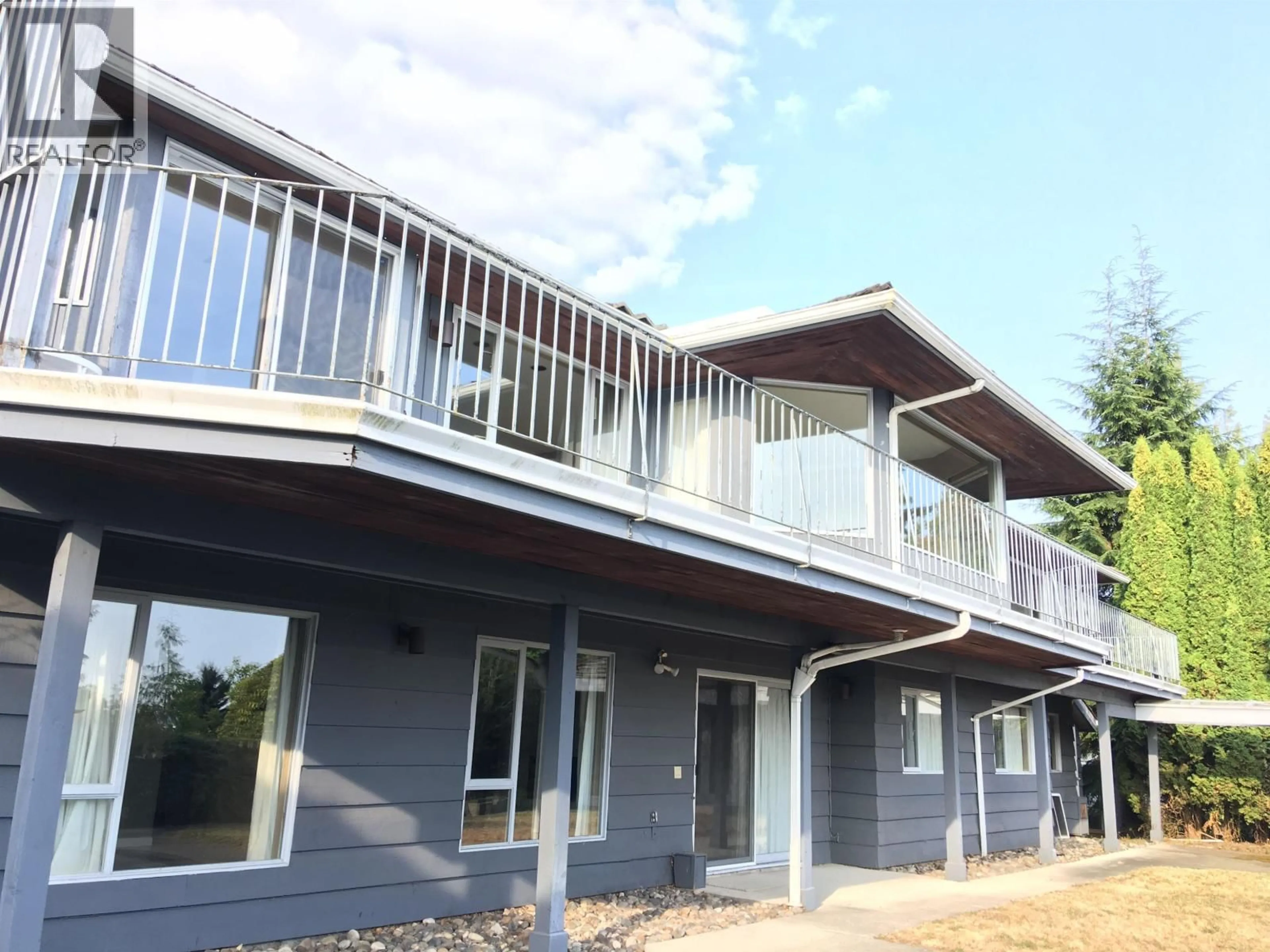 A pic from outside/outdoor area/front of a property/back of a property/a pic from drone, building for 1378 CHARTWELL DRIVE, West Vancouver British Columbia V7S2R5