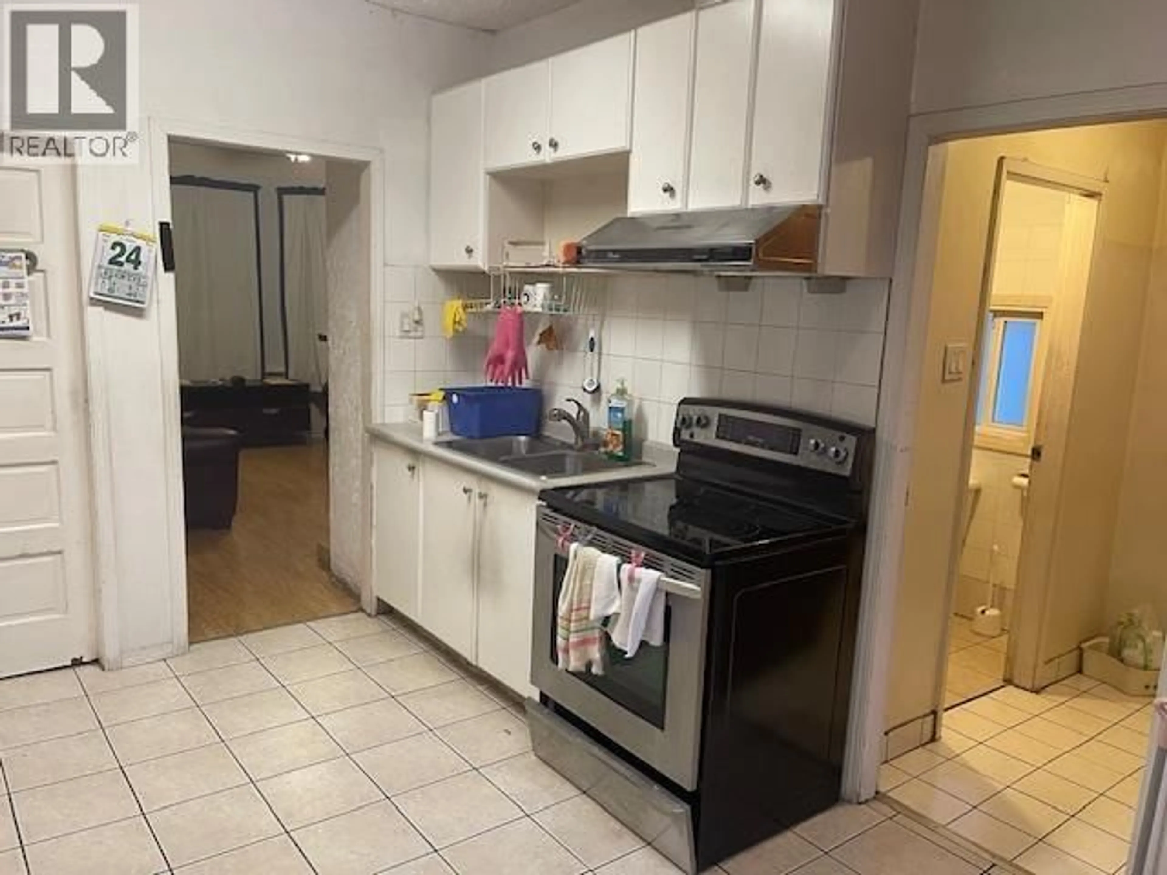 Standard kitchen, unknown for 3034 GLEN DRIVE, Vancouver British Columbia V5T4C1