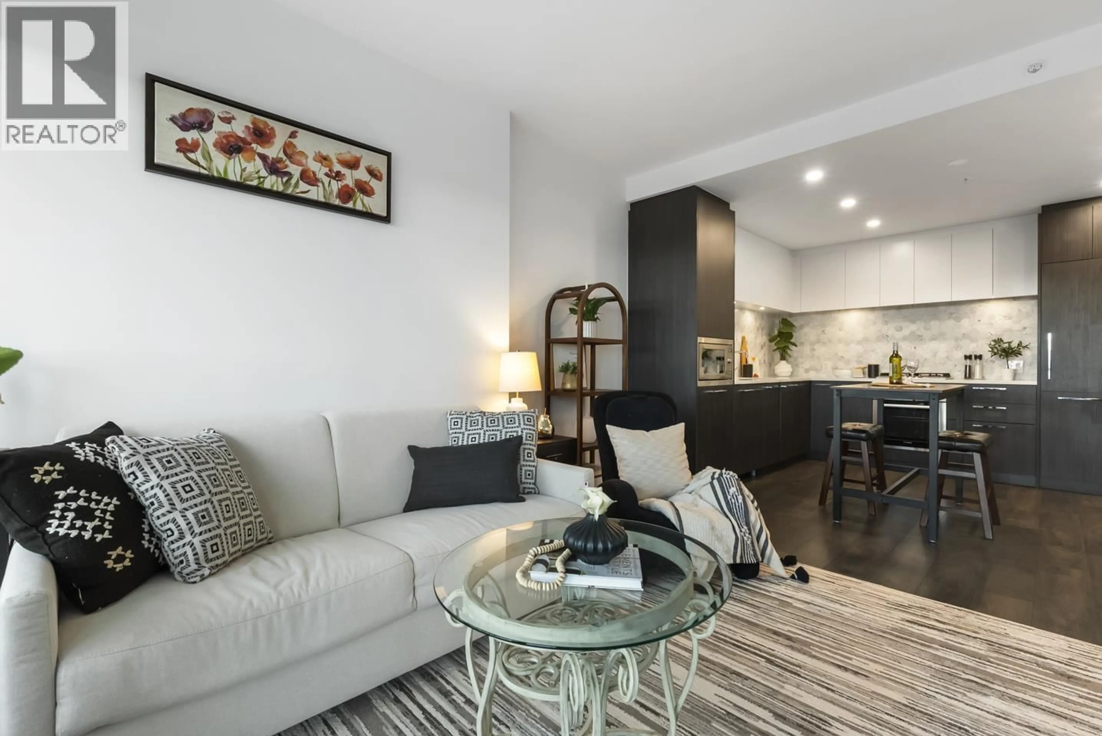 Living room with furniture, unknown for 2504 - 2425 ALPHA AVENUE, Burnaby British Columbia V5C0N6