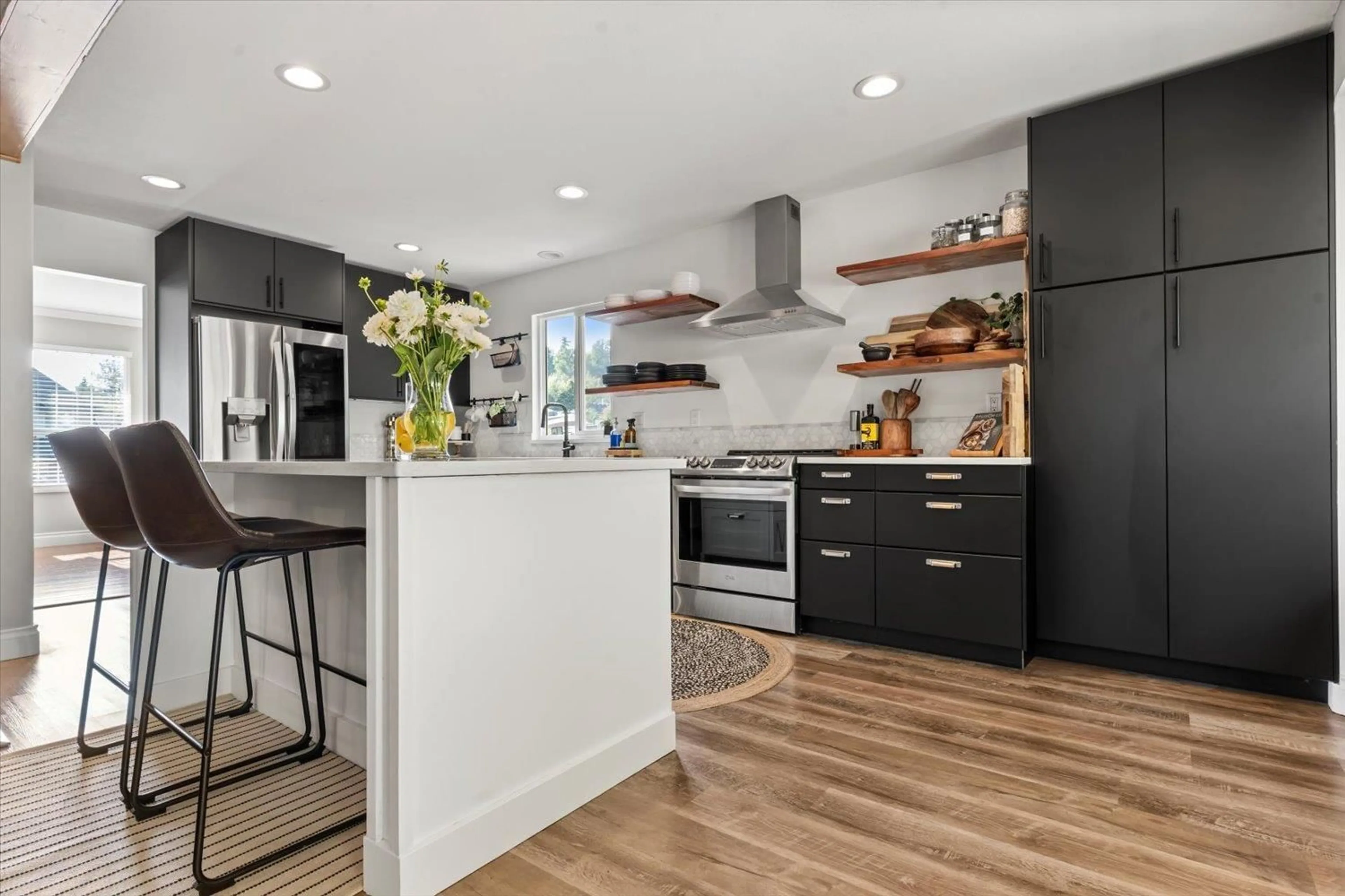 Open concept kitchen, unknown for 36125 MARSHALL ROAD, Abbotsford British Columbia V3G2W9