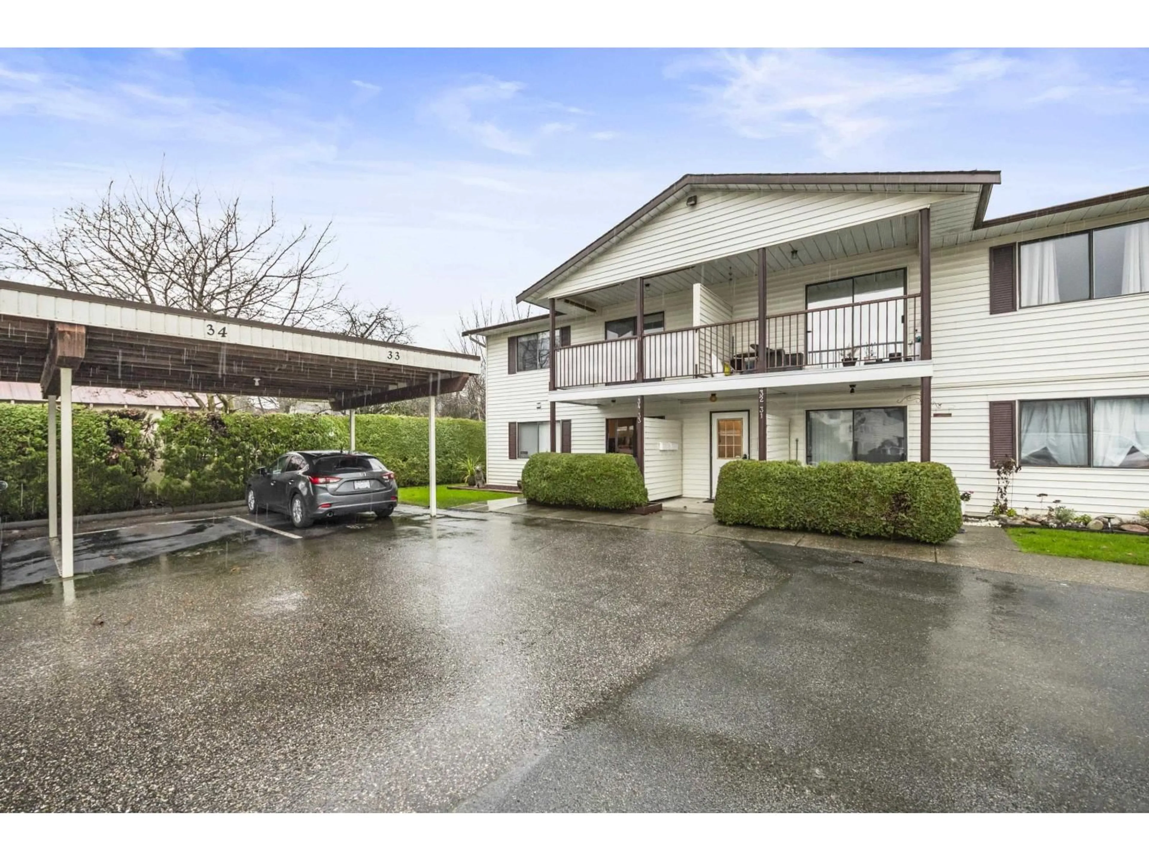 A pic from outside/outdoor area/front of a property/back of a property/a pic from drone, street for 34 - 7455 HURON STREET, Chilliwack British Columbia V2R3T9