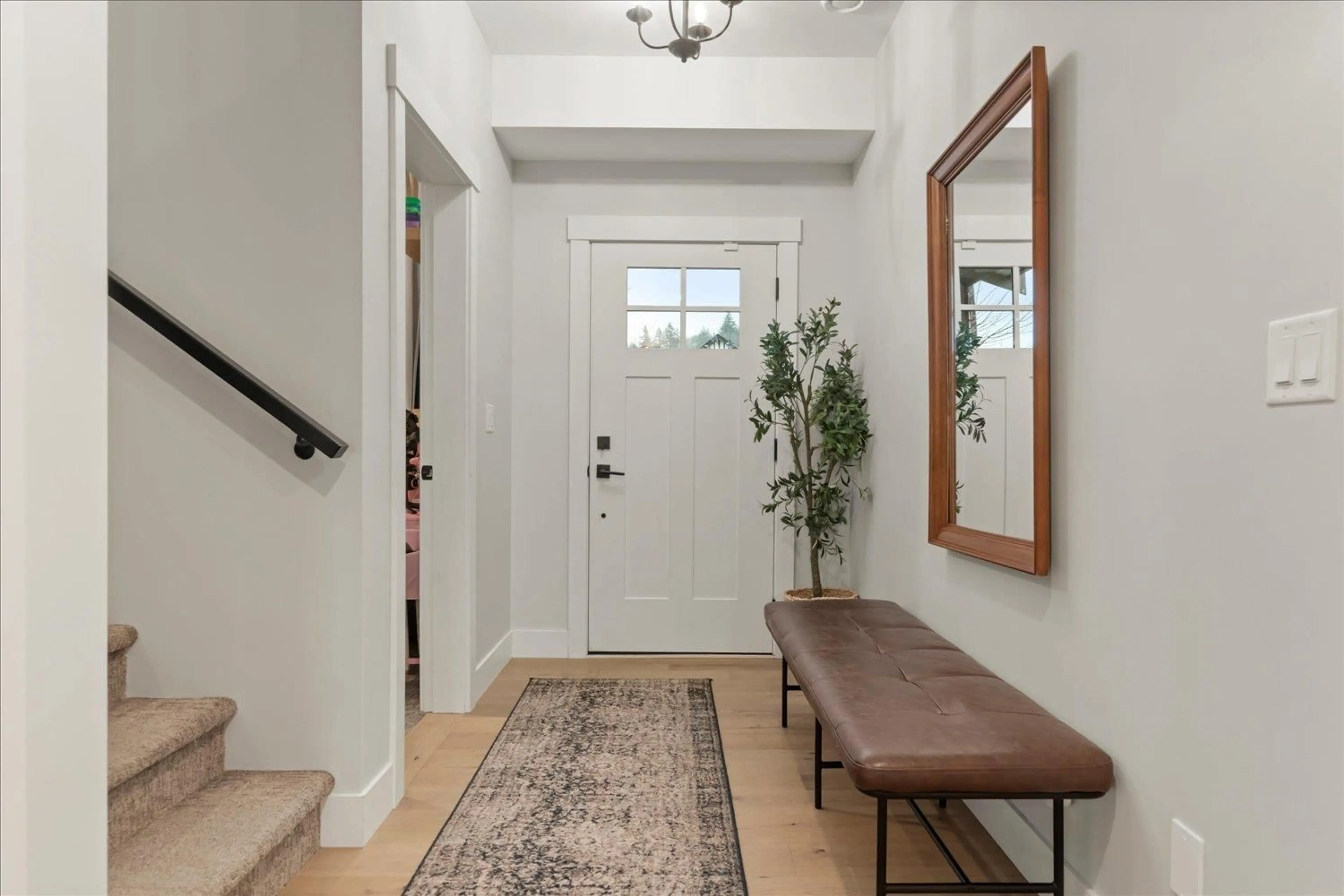 Indoor entryway for 50945 SOPHIE CRESCENT, Chilliwack British Columbia V4Z0C1