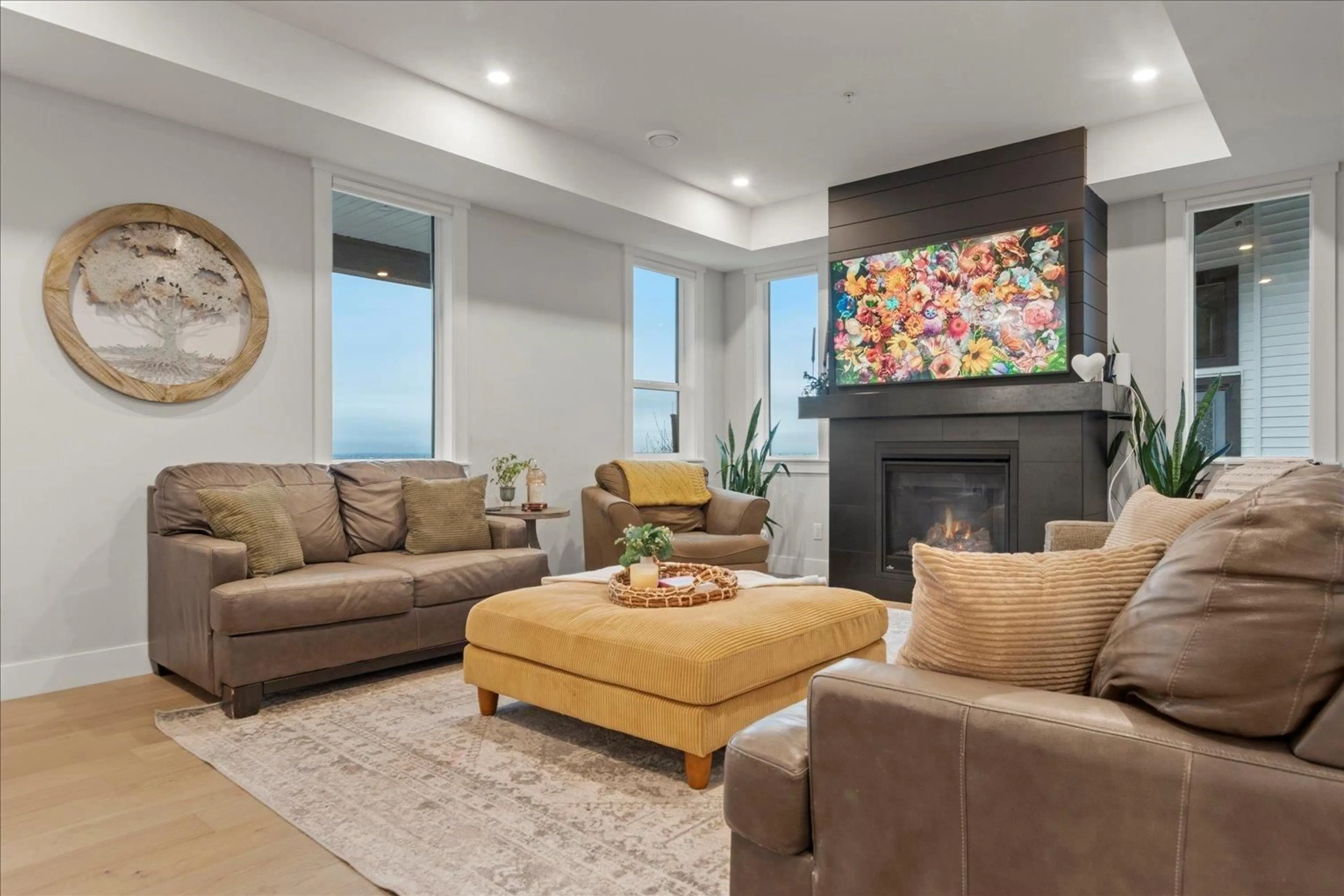 Living room with furniture, unknown for 50945 SOPHIE CRESCENT, Chilliwack British Columbia V4Z0C1