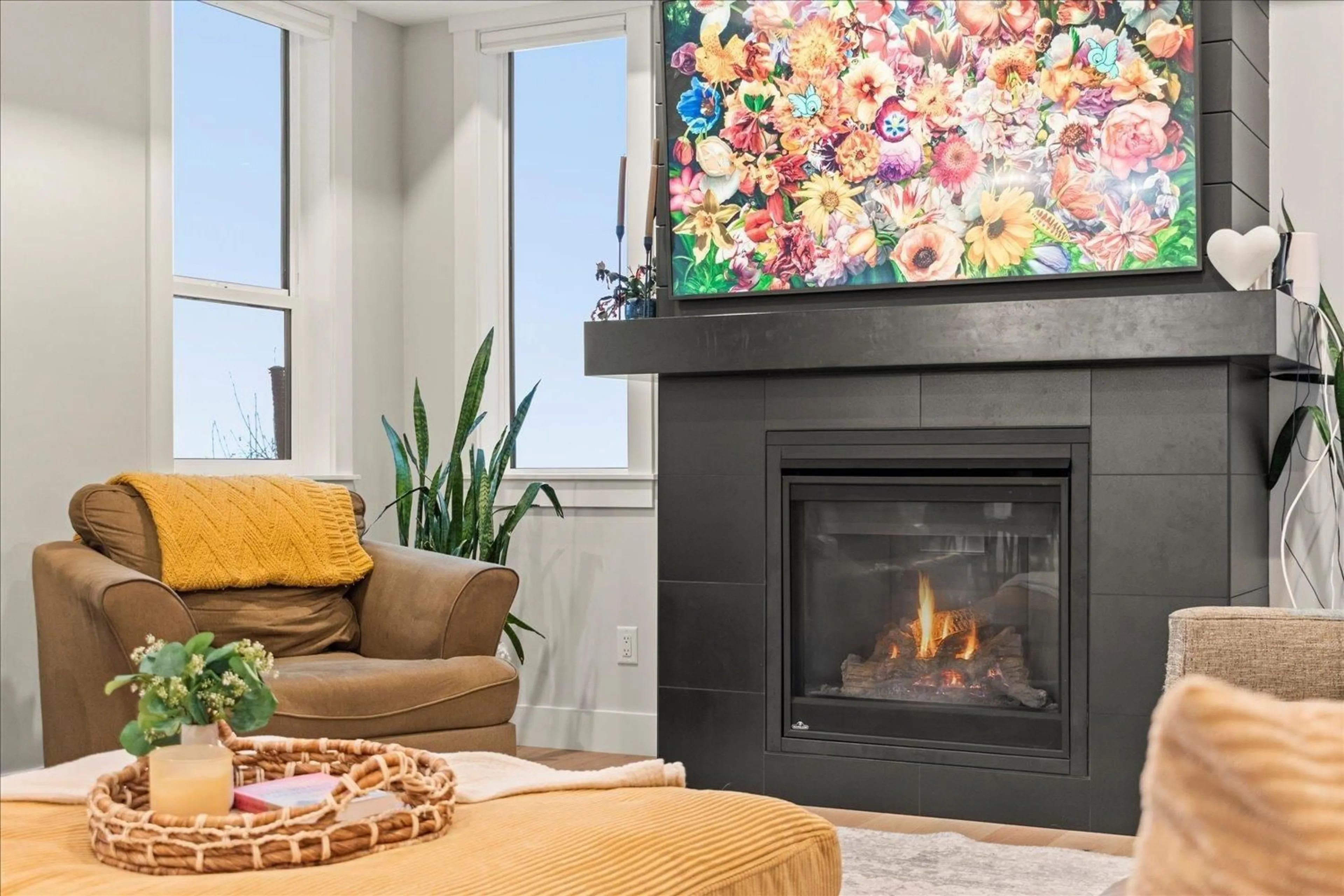 Living room with furniture, unknown for 50945 SOPHIE CRESCENT, Chilliwack British Columbia V4Z0C1