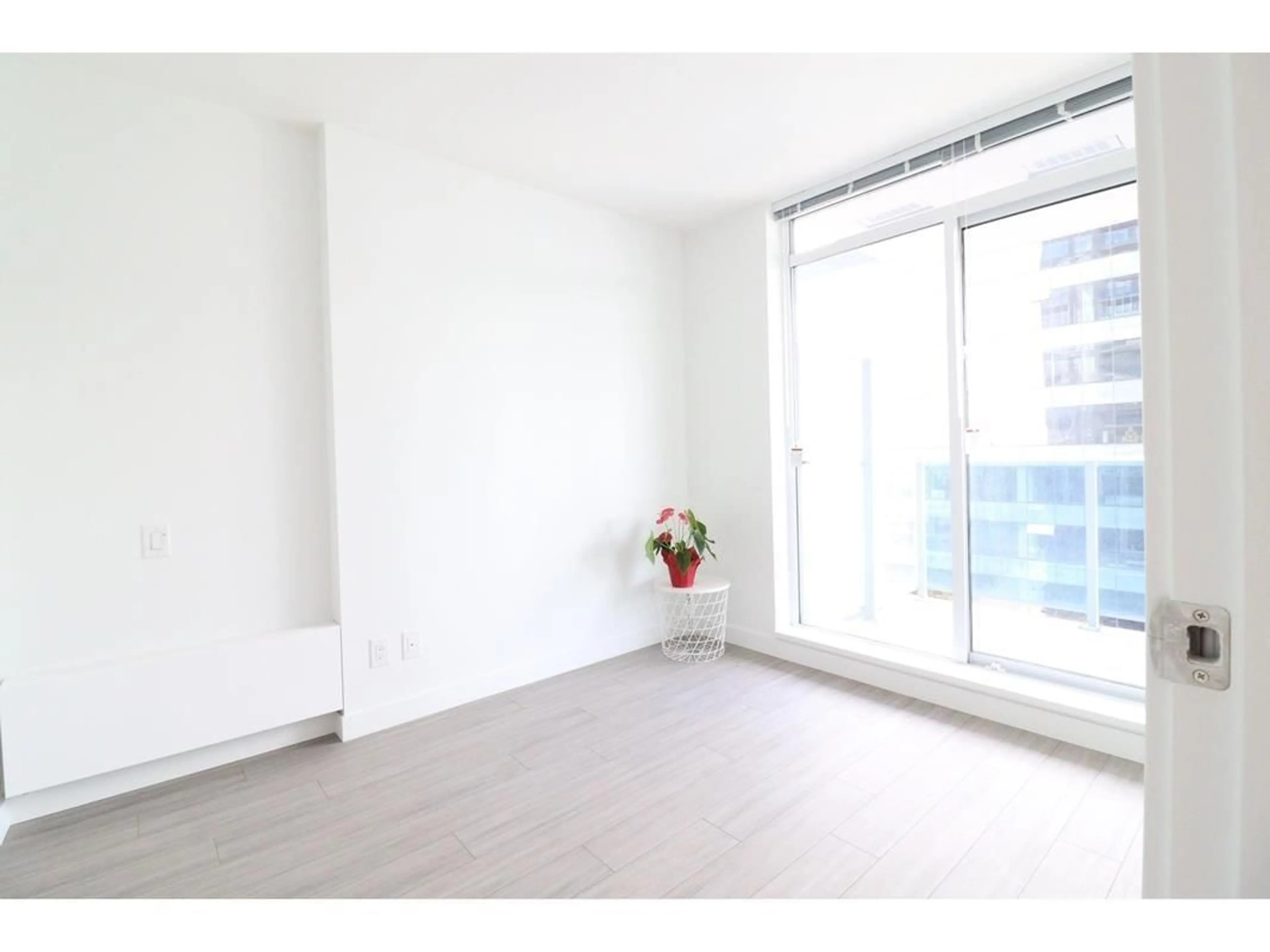 A pic of a room for 1607 - 13615 FRASER HIGHWAY, Surrey British Columbia V3T0P7