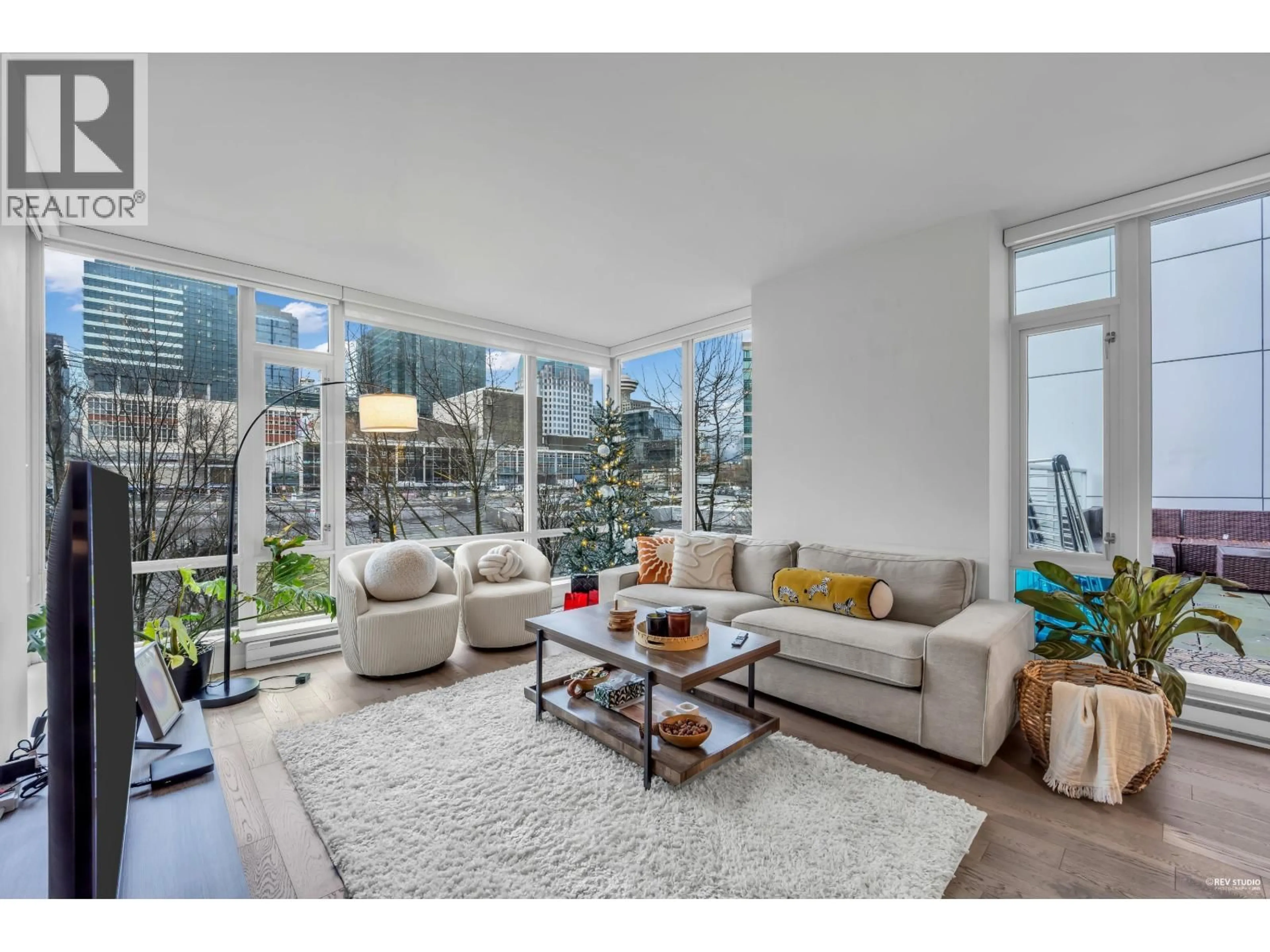 Living room with furniture, unknown for 309 - 161 W GEORGIA STREET, Vancouver British Columbia V6B0K9