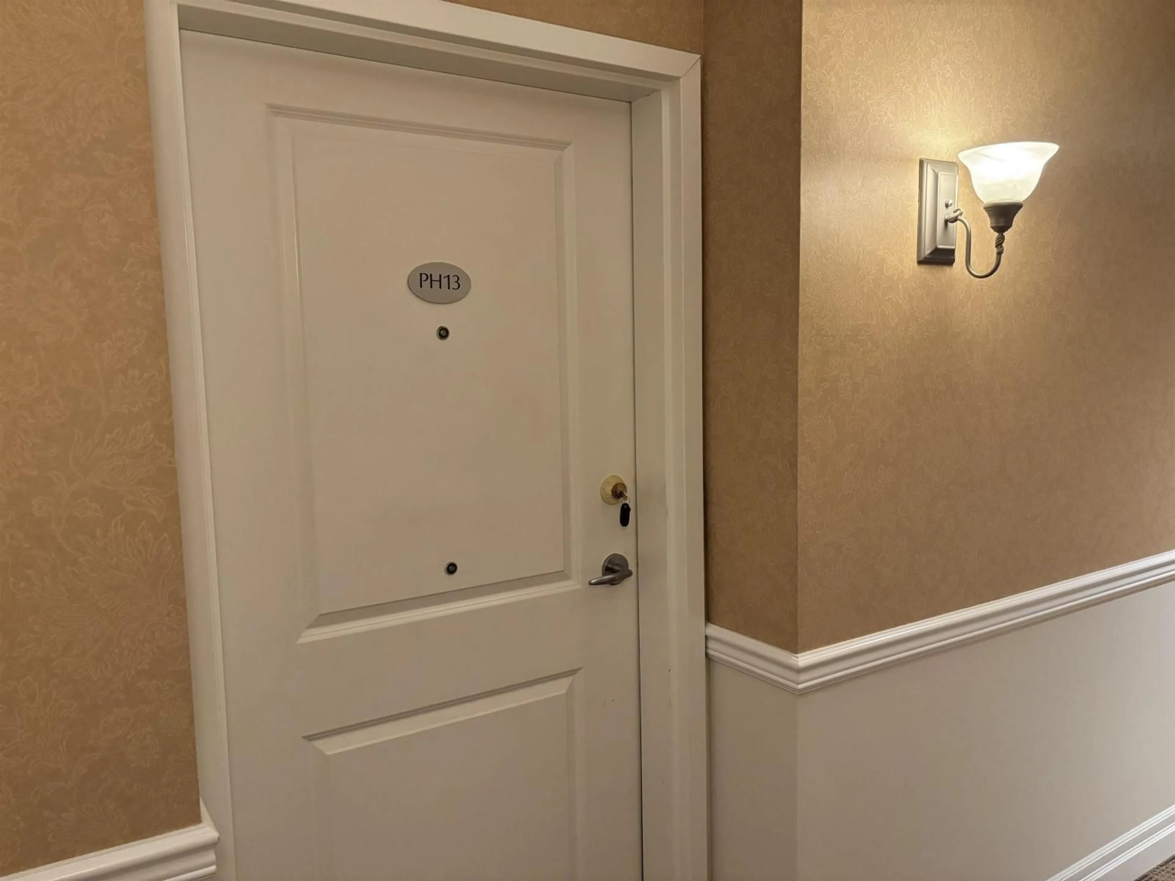 Indoor entryway for 413 - 8880 202 STREET, Langley British Columbia V1M4E7