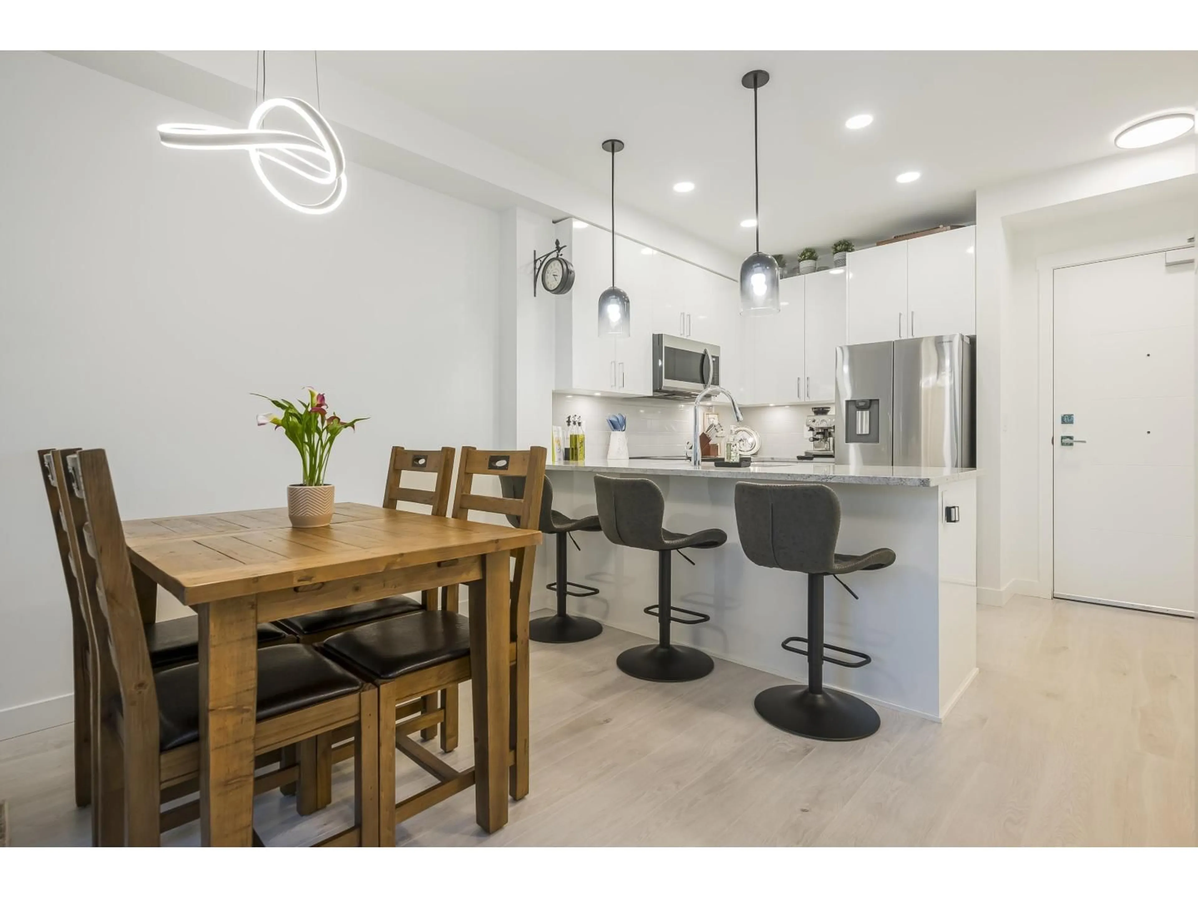 Open concept kitchen, unknown for 106 - 5504 BRYDON CRESCENT, Langley British Columbia V3A0R3