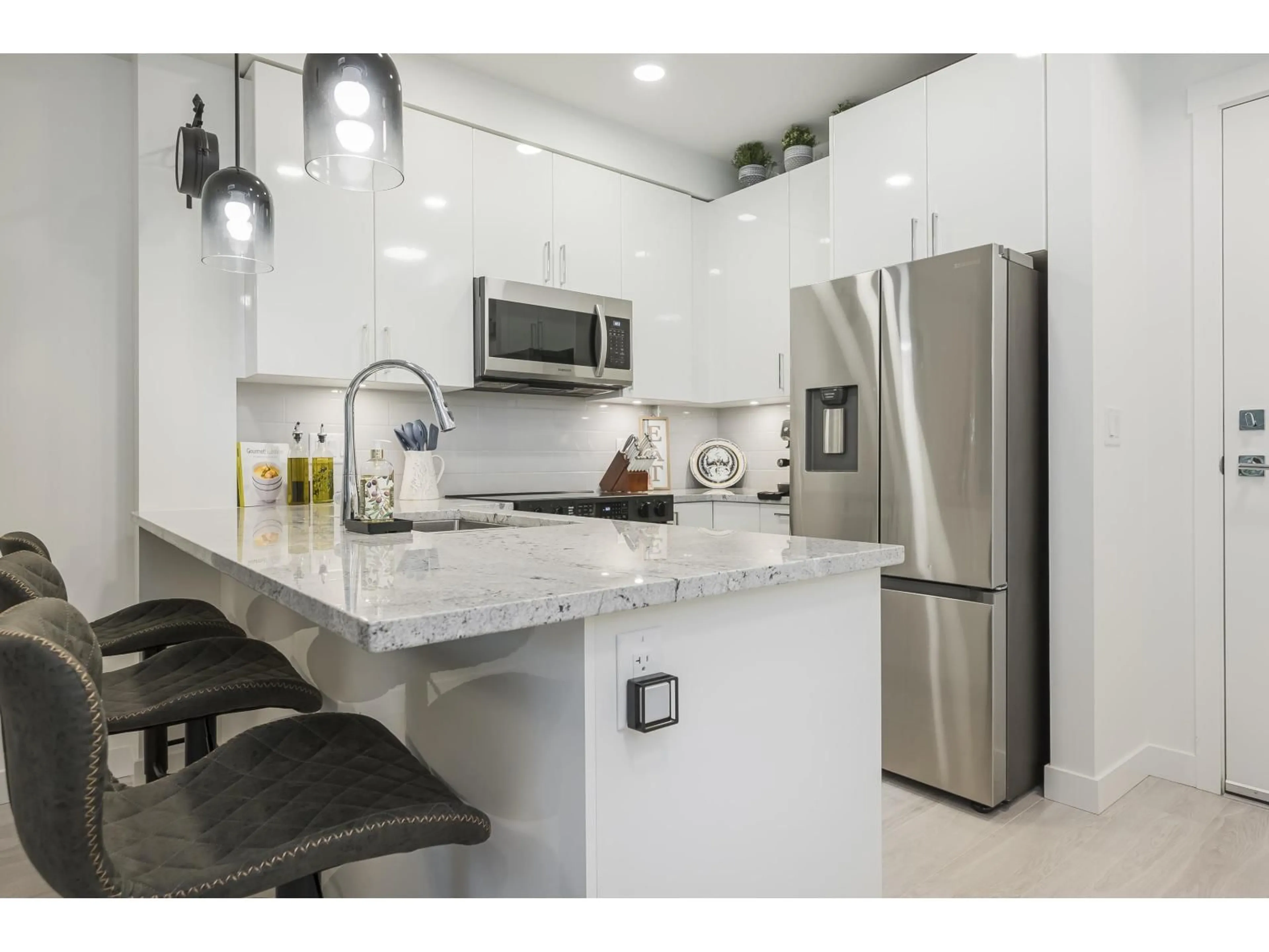 Contemporary kitchen, ceramic/tile floor for 106 - 5504 BRYDON CRESCENT, Langley British Columbia V3A0R3