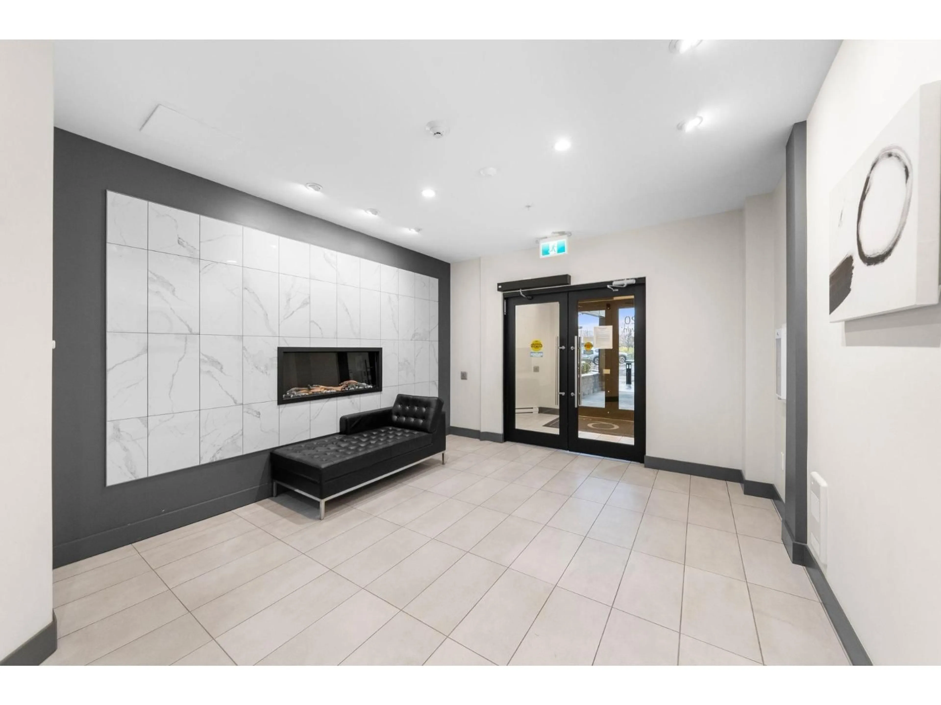 Indoor foyer for 312 - 2120 GLADWIN ROAD, Abbotsford British Columbia V2S0L7