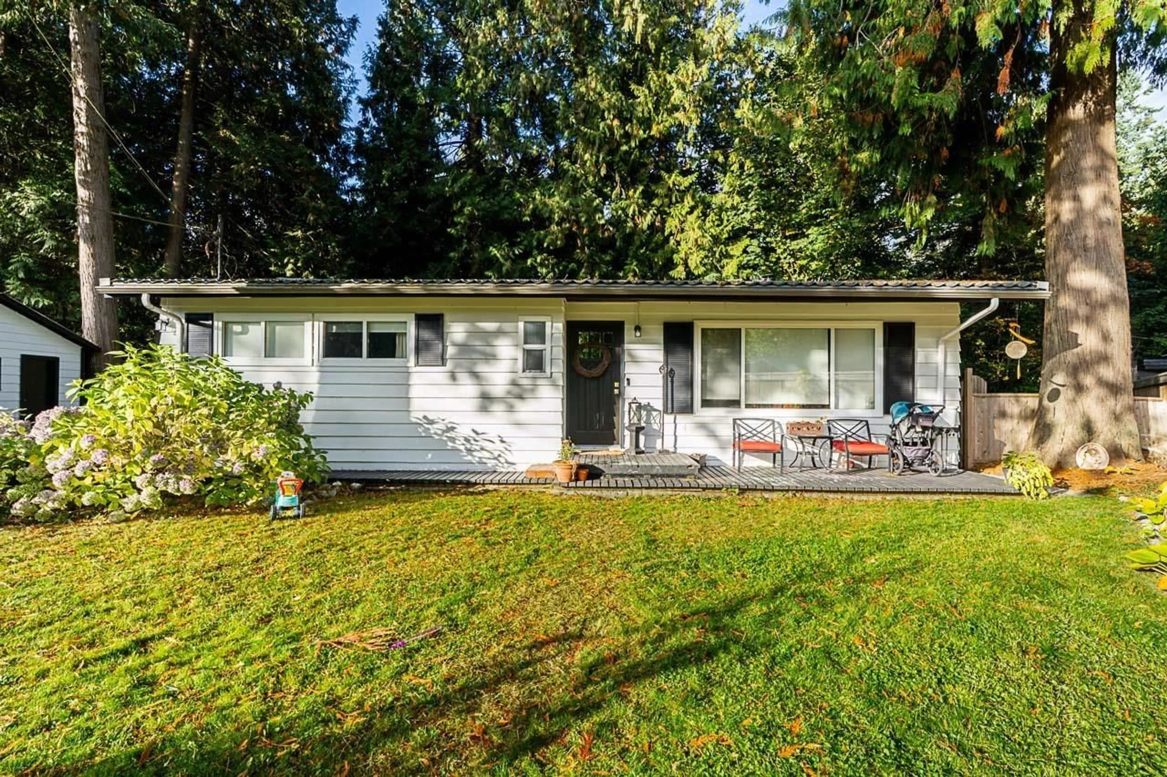 Home with vinyl exterior material, unknown for 19710 40A AVENUE, Langley British Columbia V3A2Y1