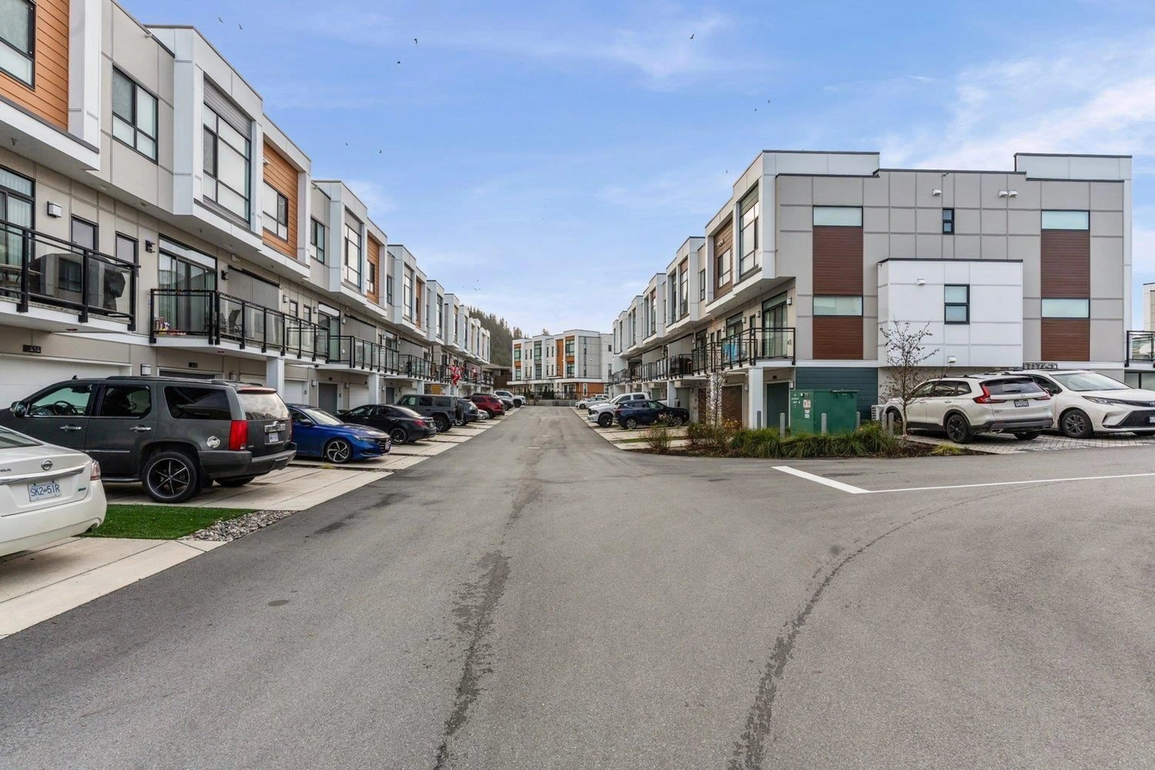 Parking for 413 - 46150 THOMAS ROAD, Chilliwack British Columbia V2R6B3