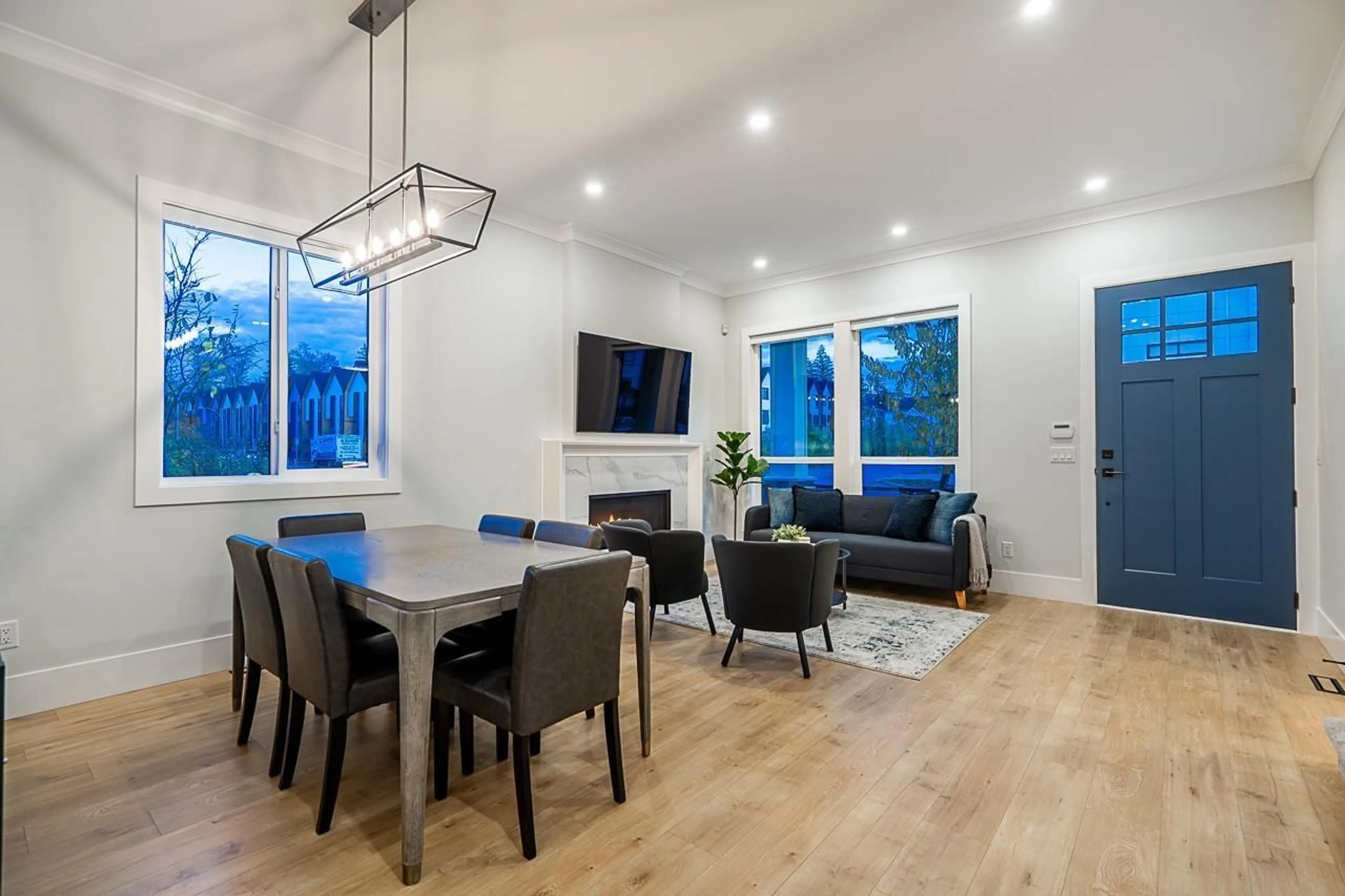 Dining room, wood/laminate floor for 16595 25A AVENUE, Surrey British Columbia V3Z9W9