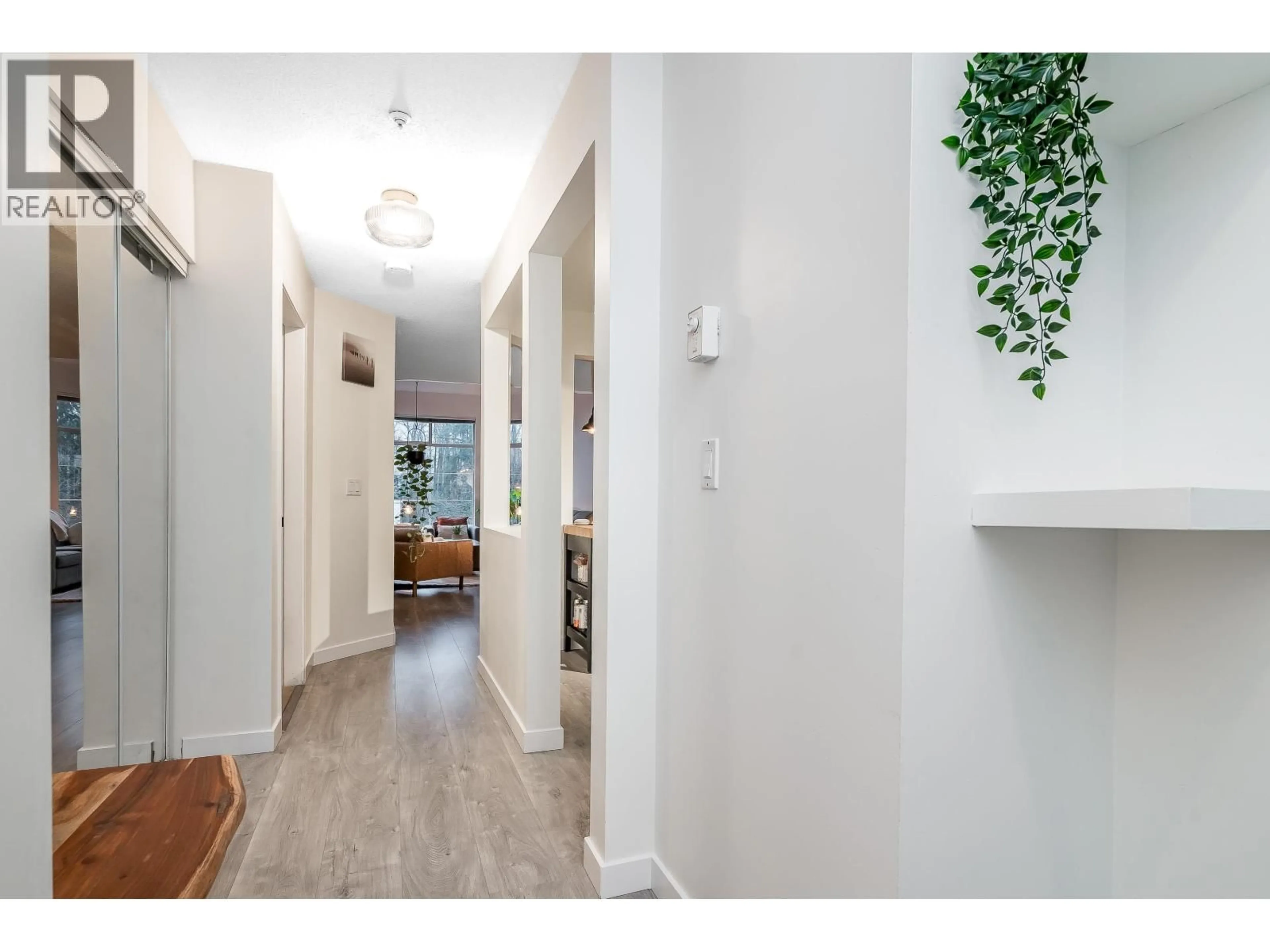 Indoor entryway for 401 - 2678 DIXON STREET, Port Coquitlam British Columbia V3C6L7