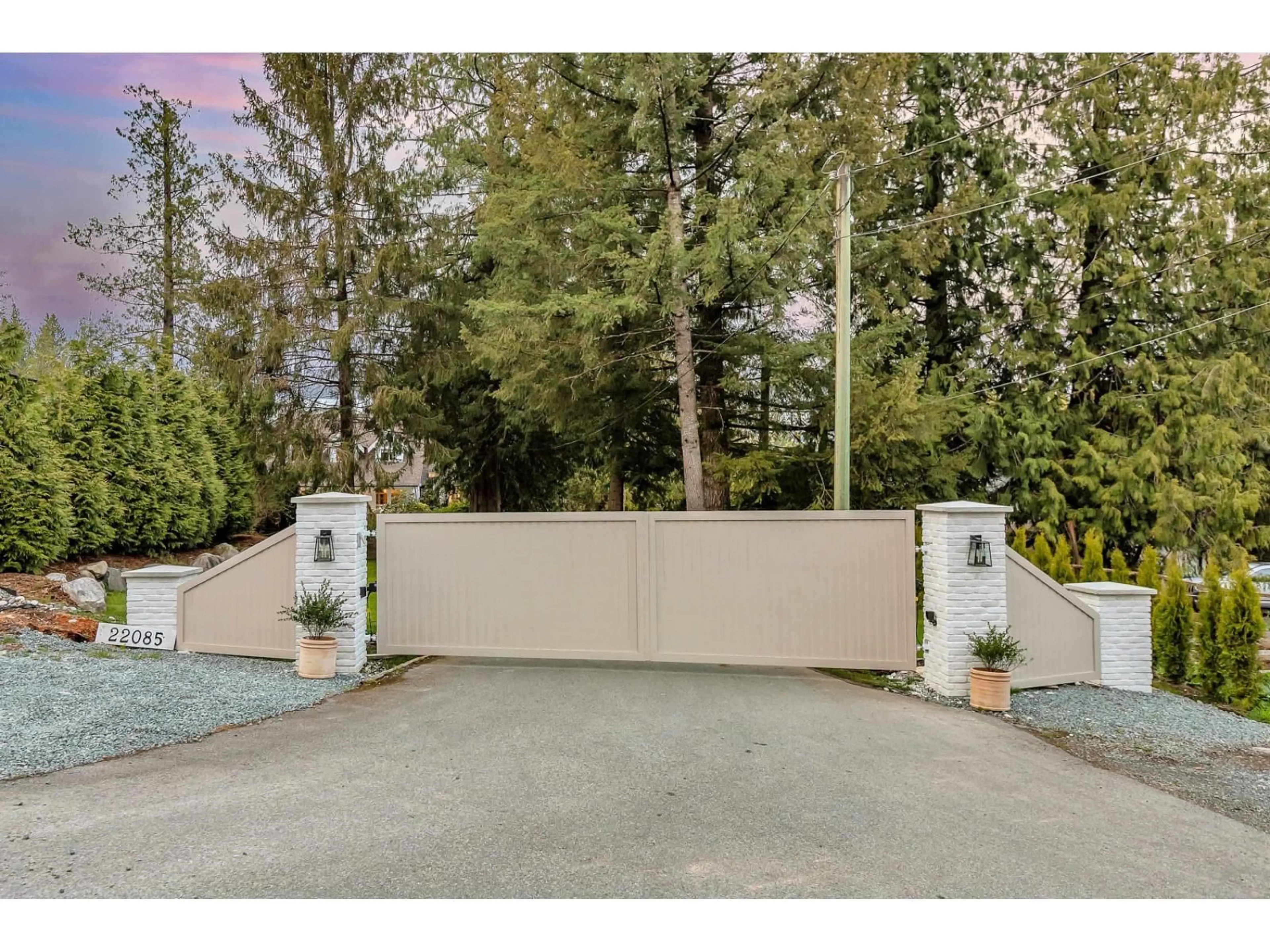 Unknown for 22085 86A AVENUE, Langley British Columbia V1M3S8