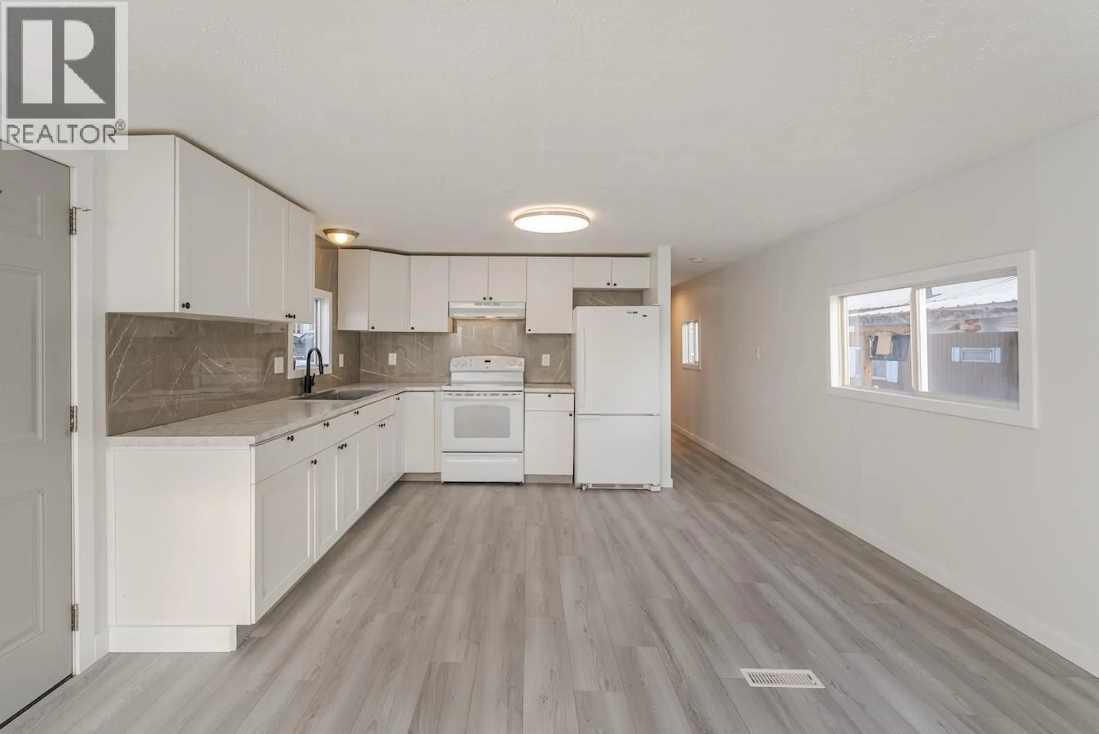 Open concept kitchen, unknown for 28 - 1720 PRINCE GEORGE PULP MILL ROAD, Prince George British Columbia V2K5P2