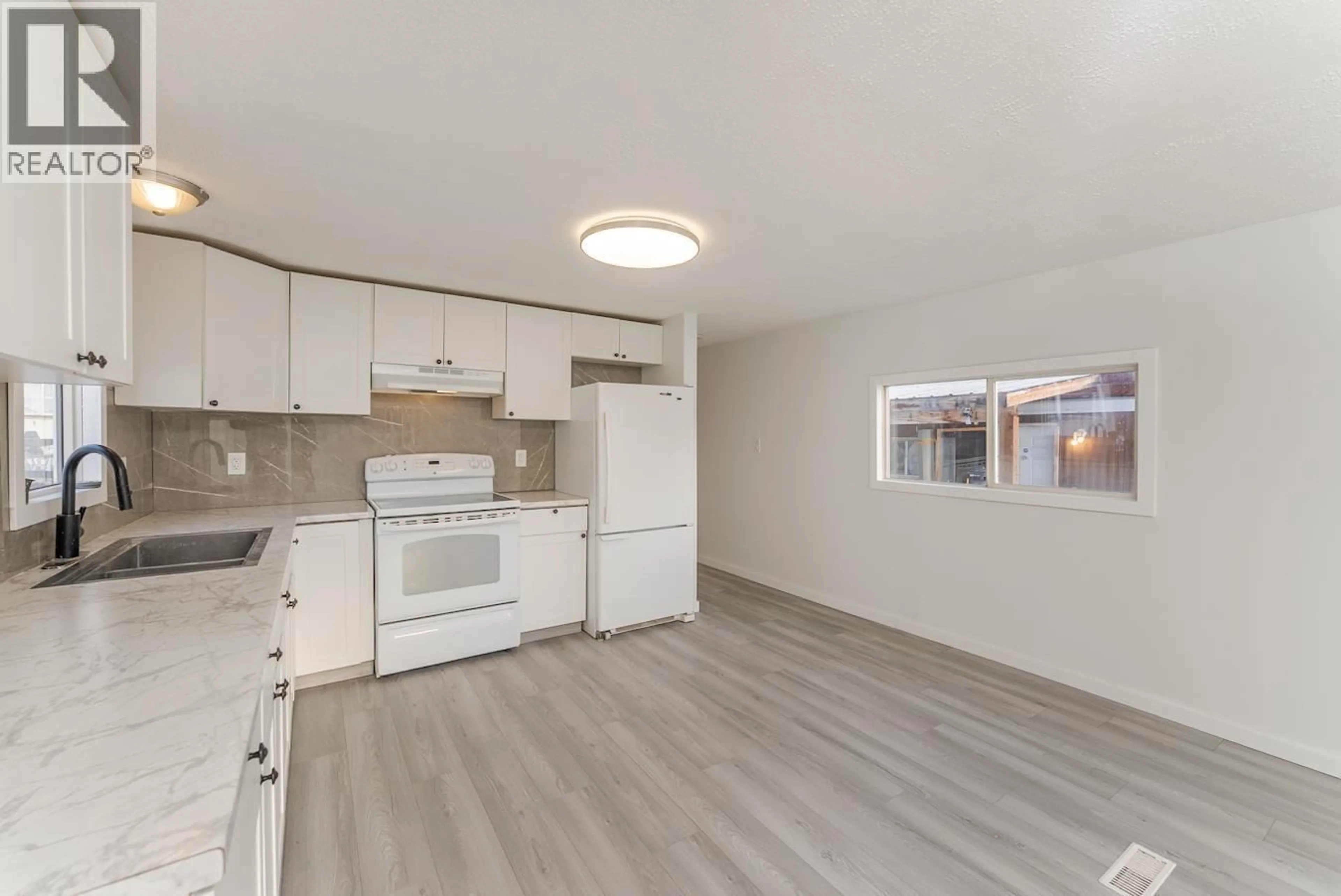 Standard kitchen, wood/laminate floor for 28 - 1720 PRINCE GEORGE PULP MILL ROAD, Prince George British Columbia V2K5P2