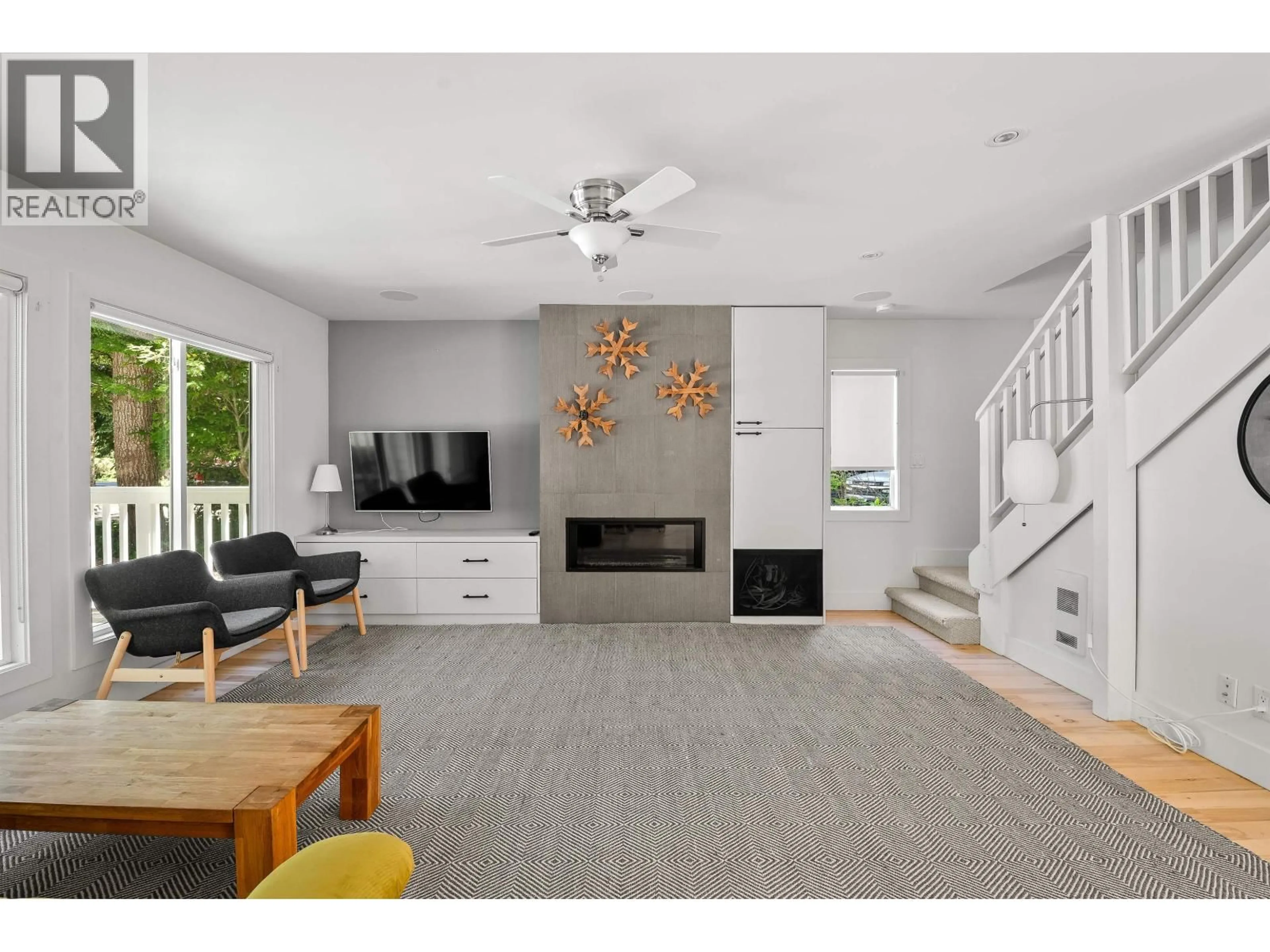 Living room with furniture, unknown for 6716 CRABAPPLE DRIVE, Whistler British Columbia V8E0C5