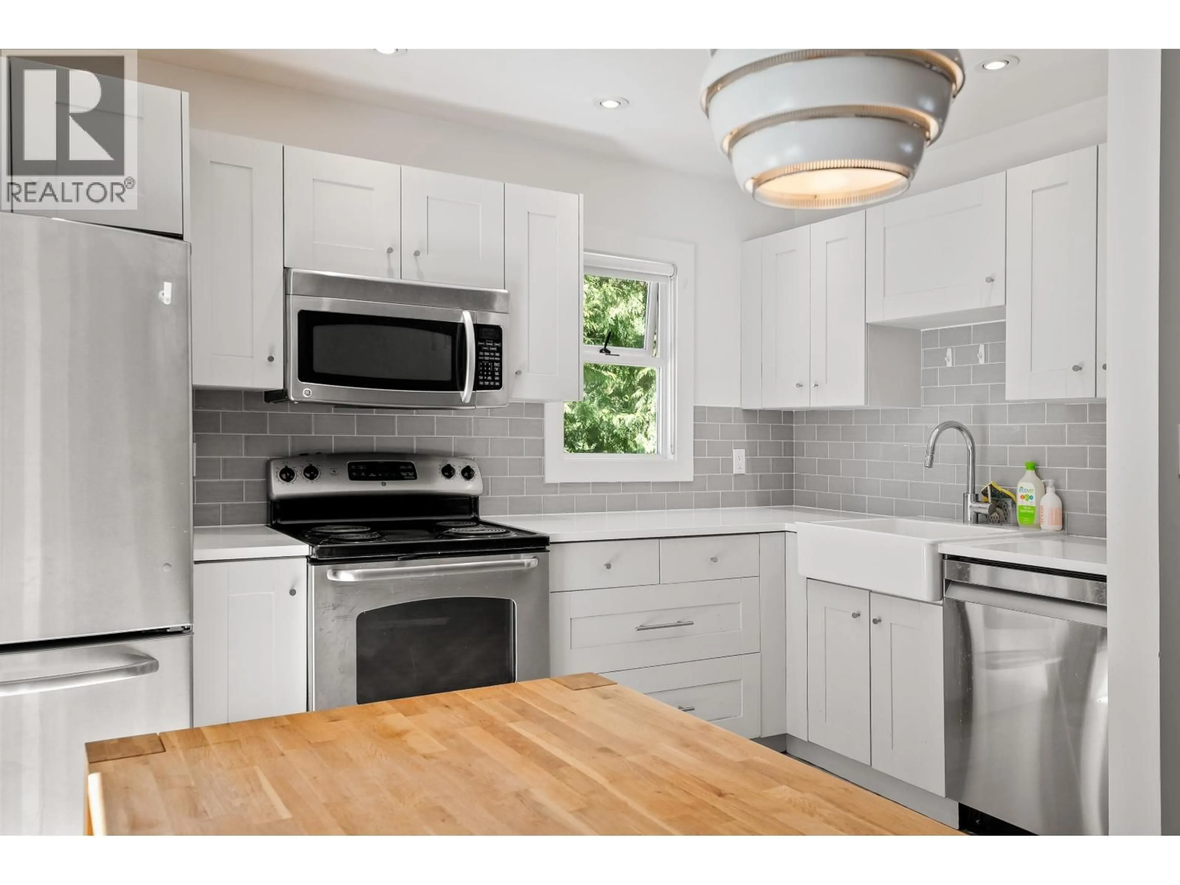 Open concept kitchen, unknown for 6716 CRABAPPLE DRIVE, Whistler British Columbia V8E0C5