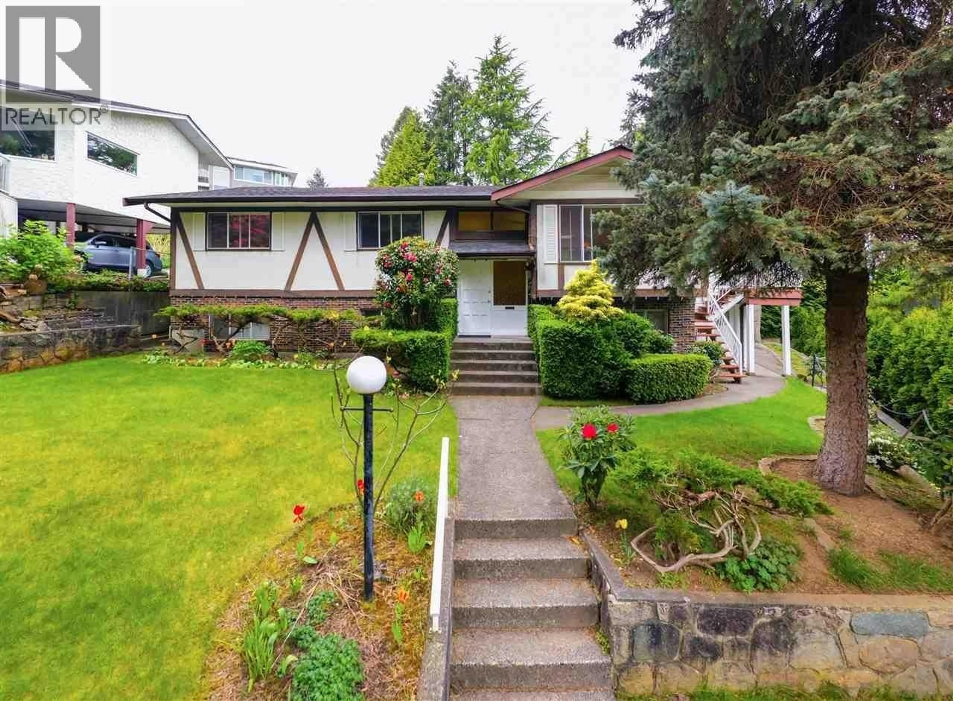 Home with vinyl exterior material, street for 5843 BAFFIN PLACE, Burnaby British Columbia V5H3S7