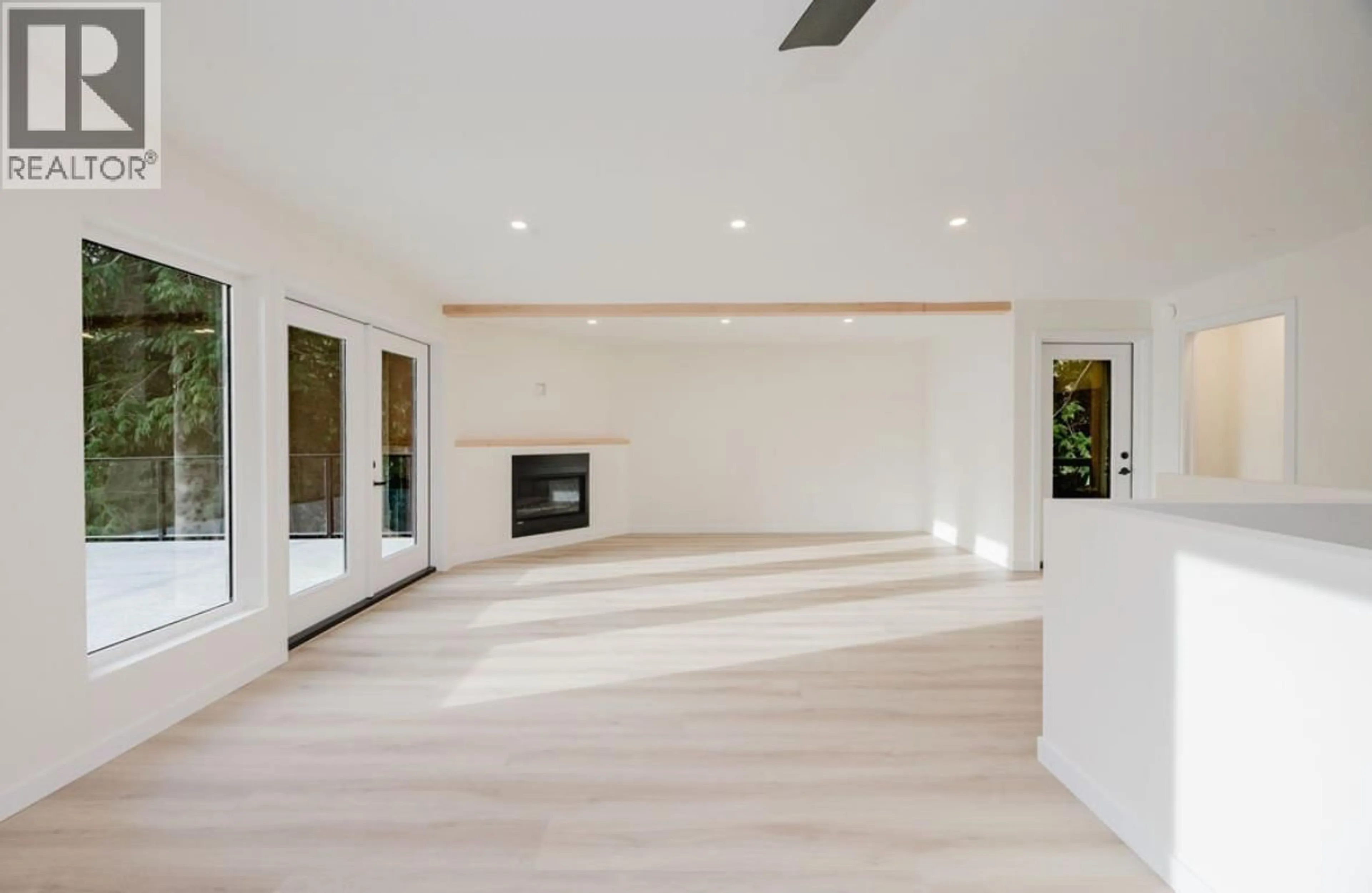 Unknown for 6960 SUNSHINE COAST HIGHWAY, Sechelt British Columbia V7Z0N2