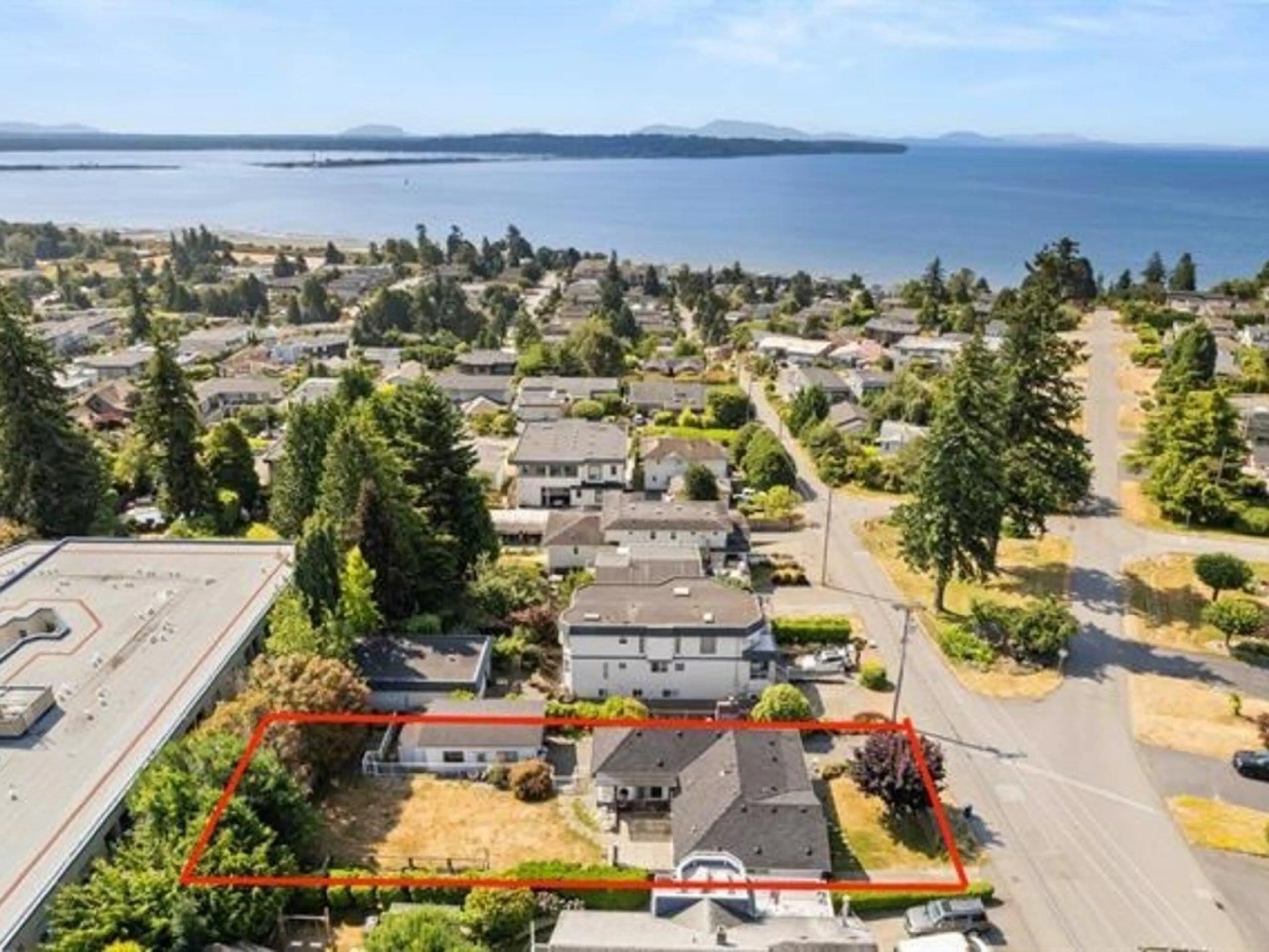 A pic from outside/outdoor area/front of a property/back of a property/a pic from drone, water/lake/river/ocean view for 1154 FINLAY STREET, White Rock British Columbia V4B4K8