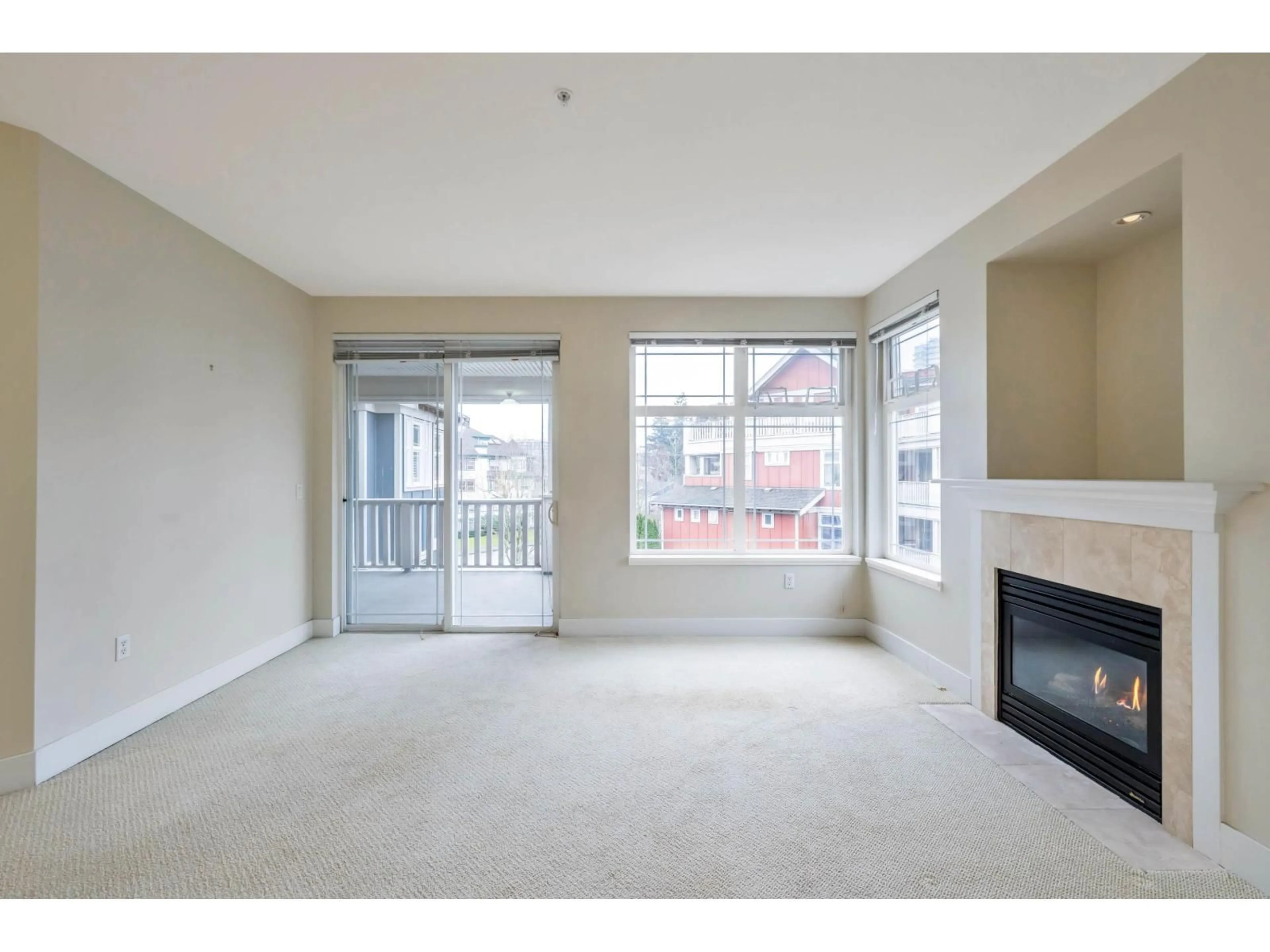 Unknown for 304 - 15392 16A AVENUE, Surrey British Columbia V4A1S9